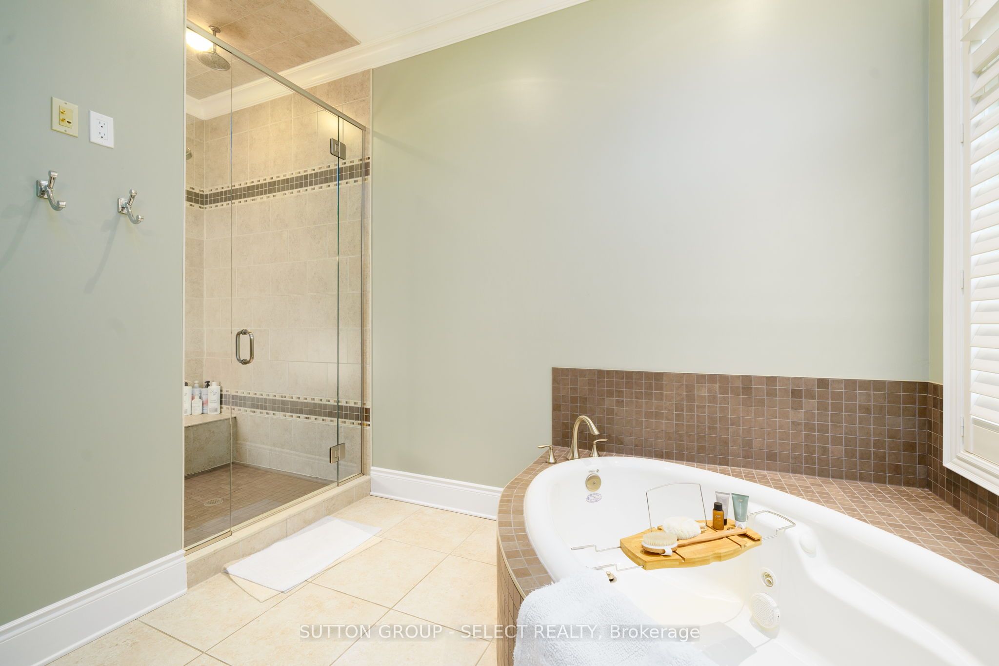 3319 Mclauchlan Grove Property Photo 16