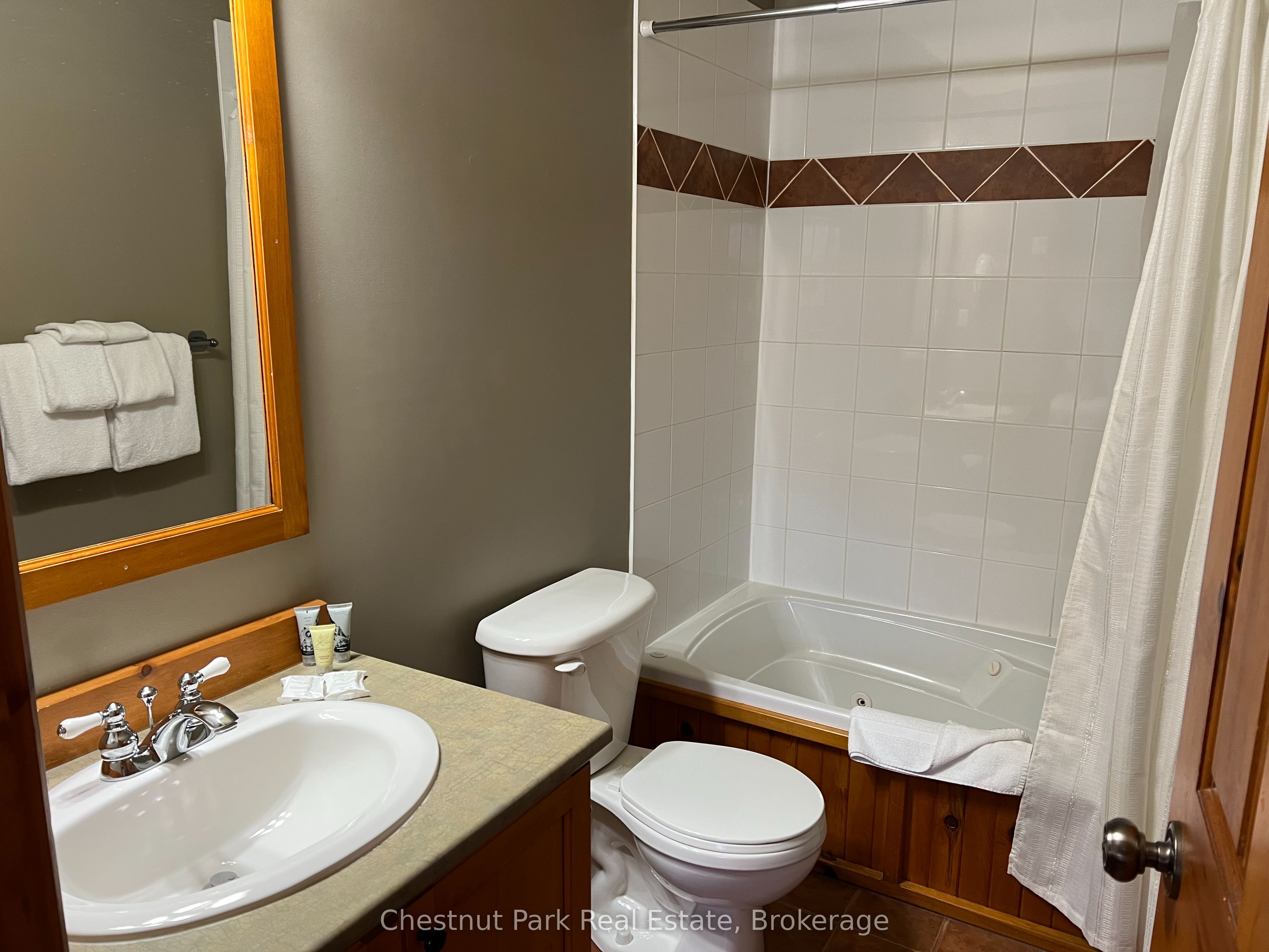 #123 - 170 Snowbridge Way Property Photo 12