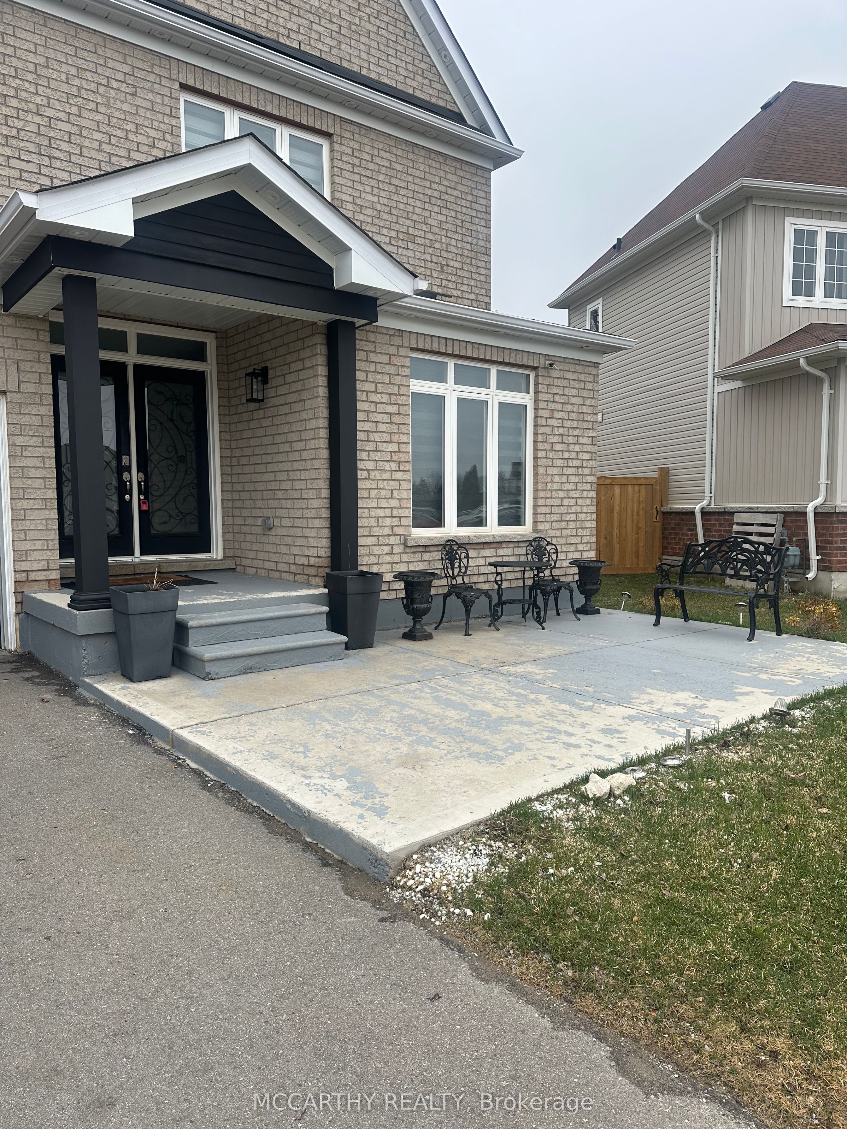 51 Todd Crescent Property Photo 2