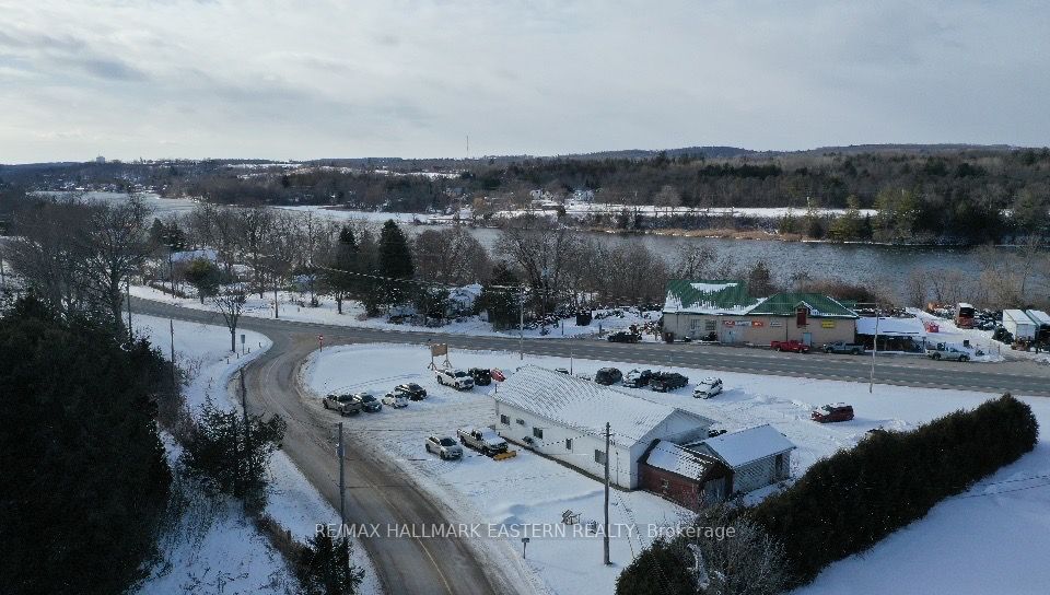 1450 7th Line Property Photo 2
