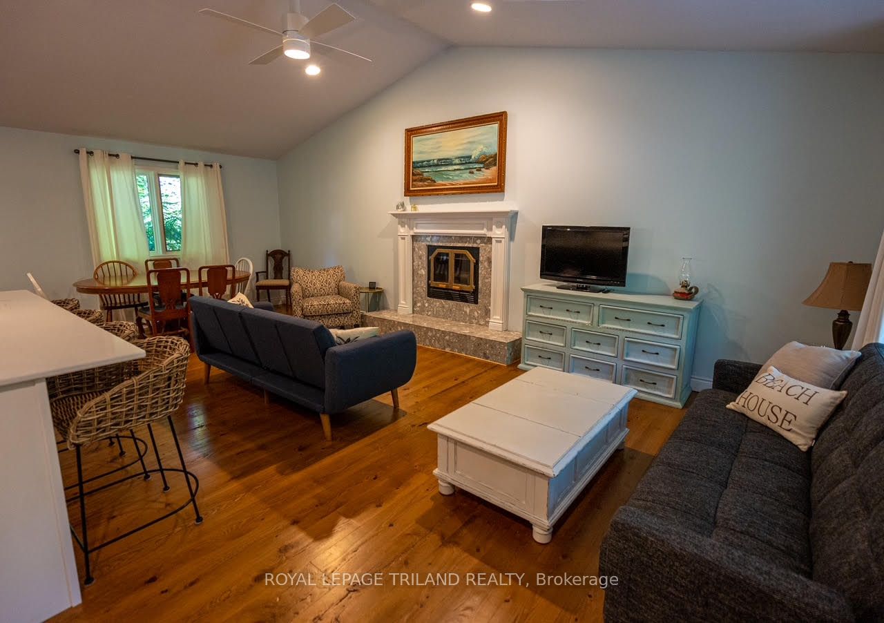 10262 Oakburn Court Property Photo 6