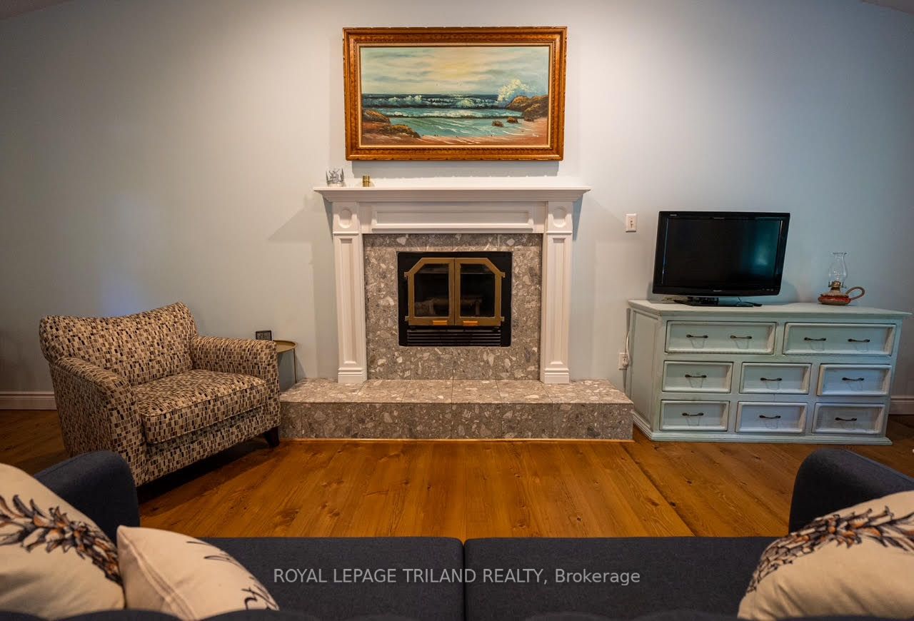 10262 Oakburn Court Property Photo 7