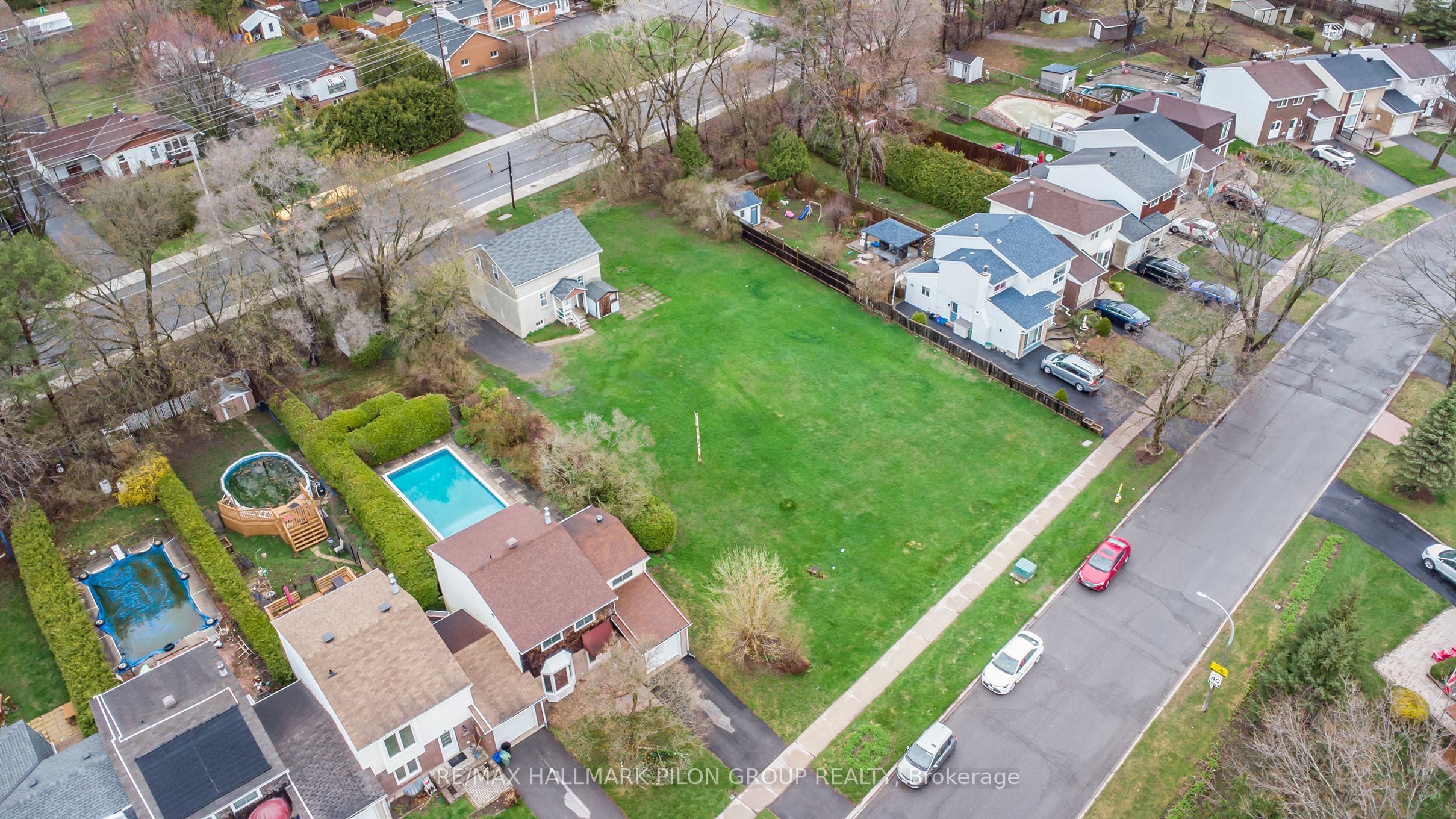 2446 Innes Road Property Photo 11