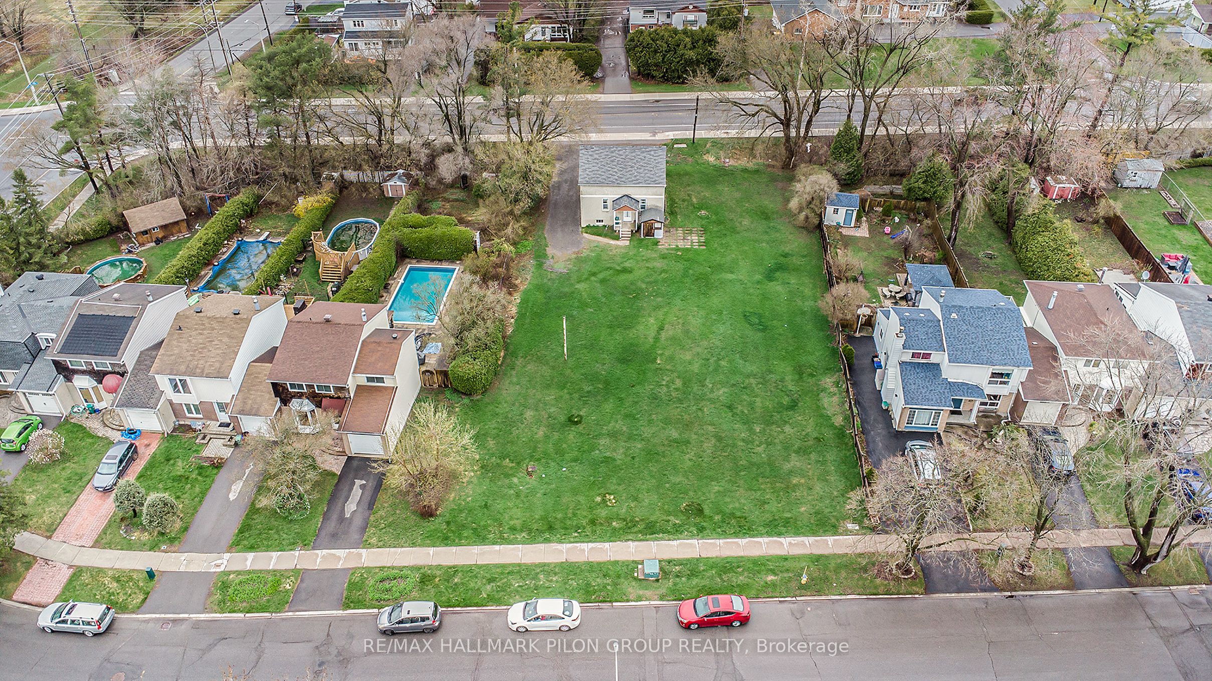 2446 Innes Road Property Photo 2