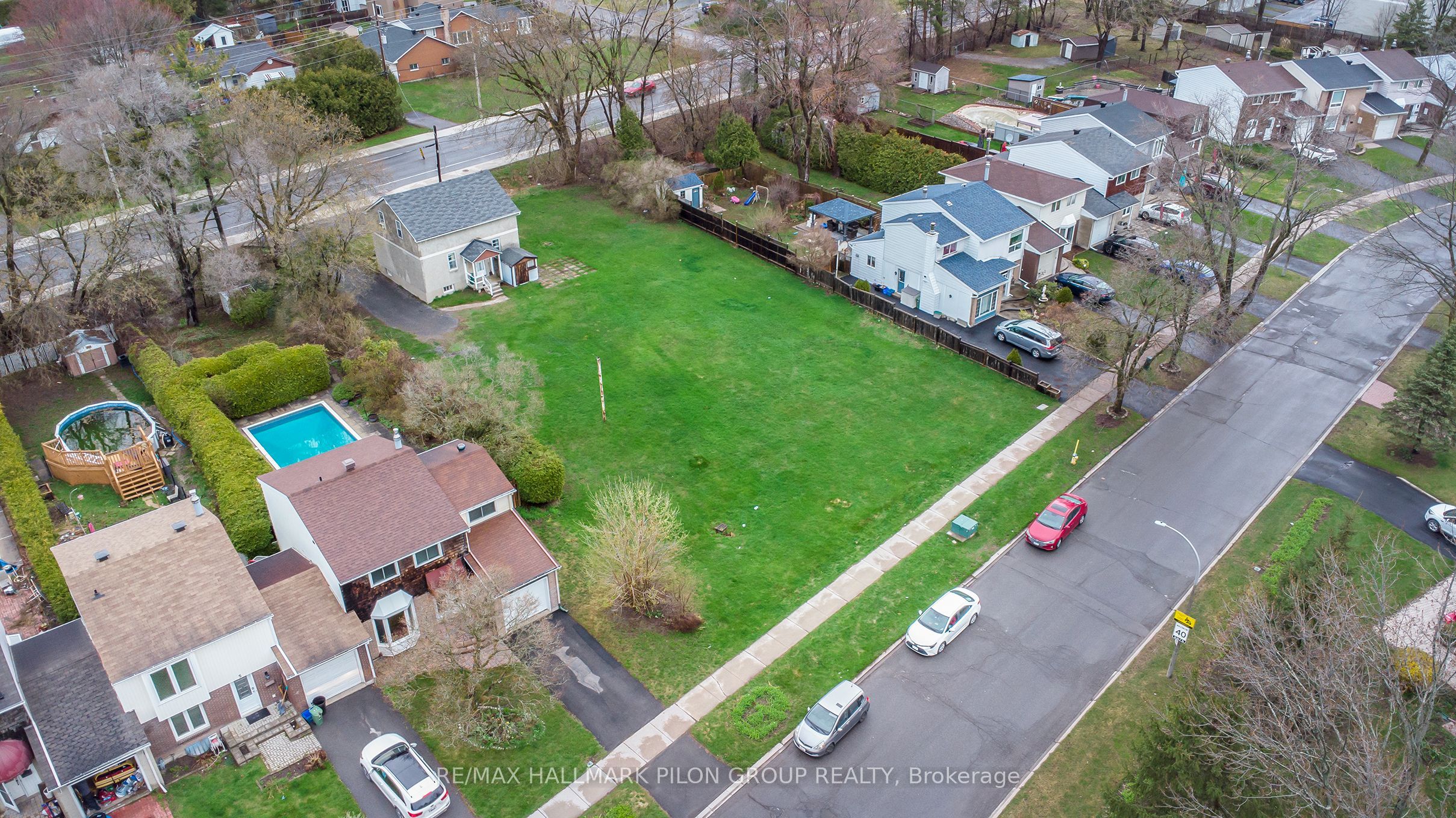 2446 Innes Road Property Photo 7