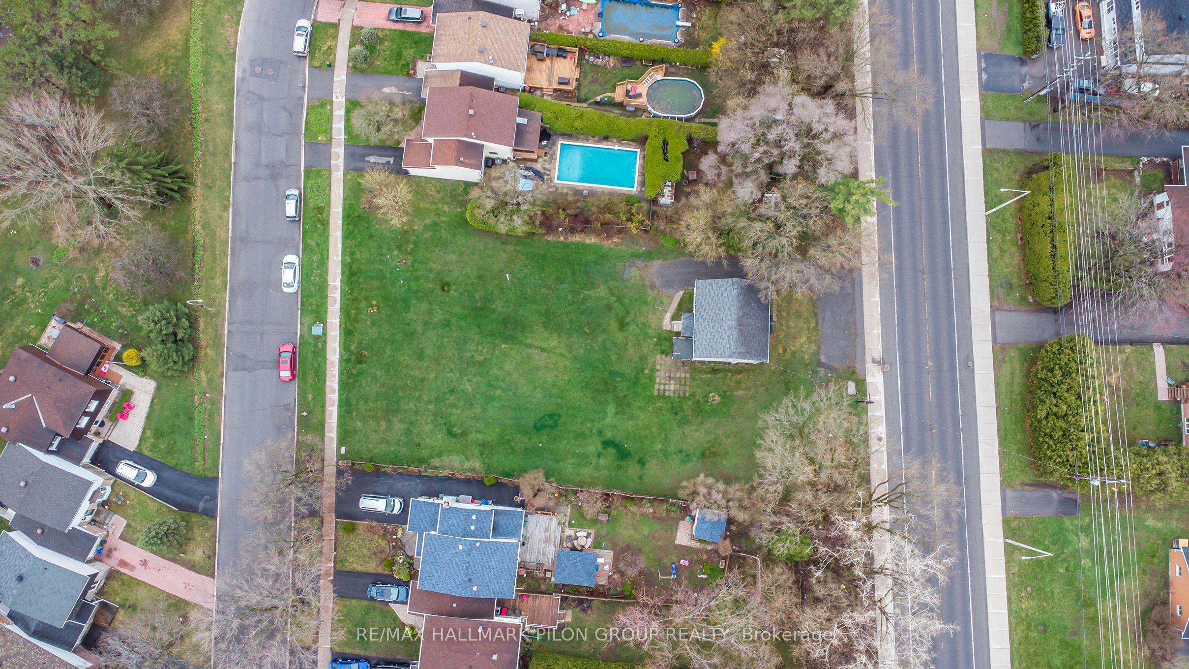 2446 Innes Road Property Photo 15