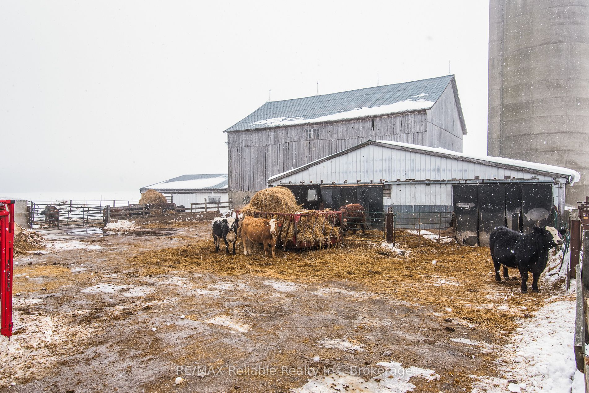 518 South Kinloss Avenue Property Photo 12