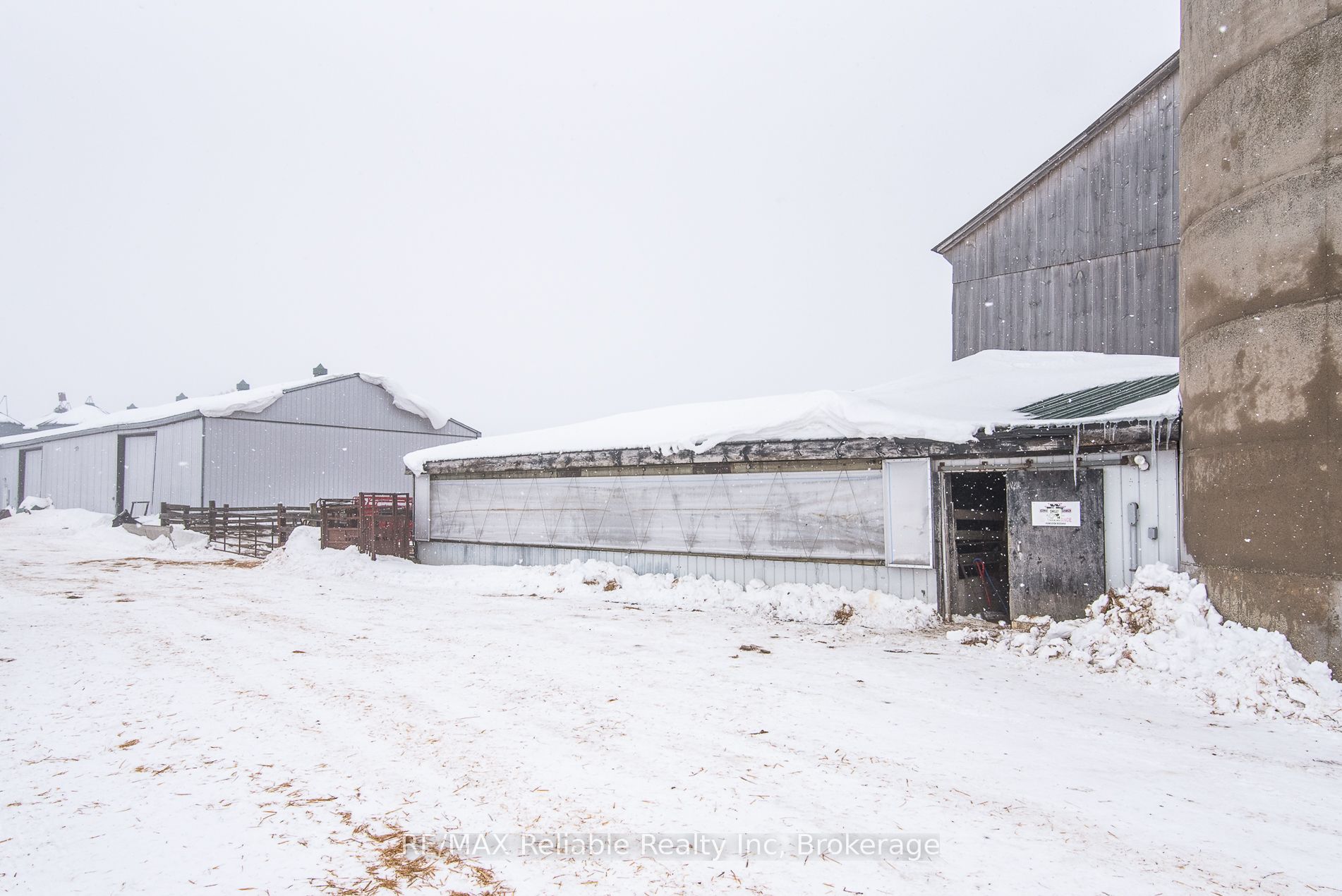518 South Kinloss Avenue Property Photo 13