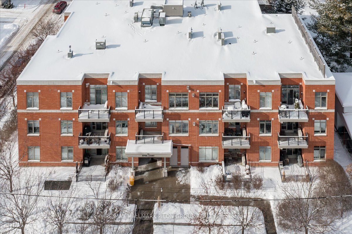 #109 - 950 Marguerite Avenue Property Photo