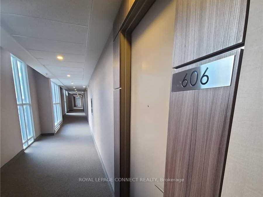 #606 - 550 North Service Road Property Photo 8
