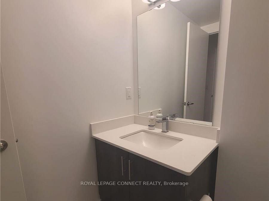 #606 - 550 North Service Road Property Photo 12
