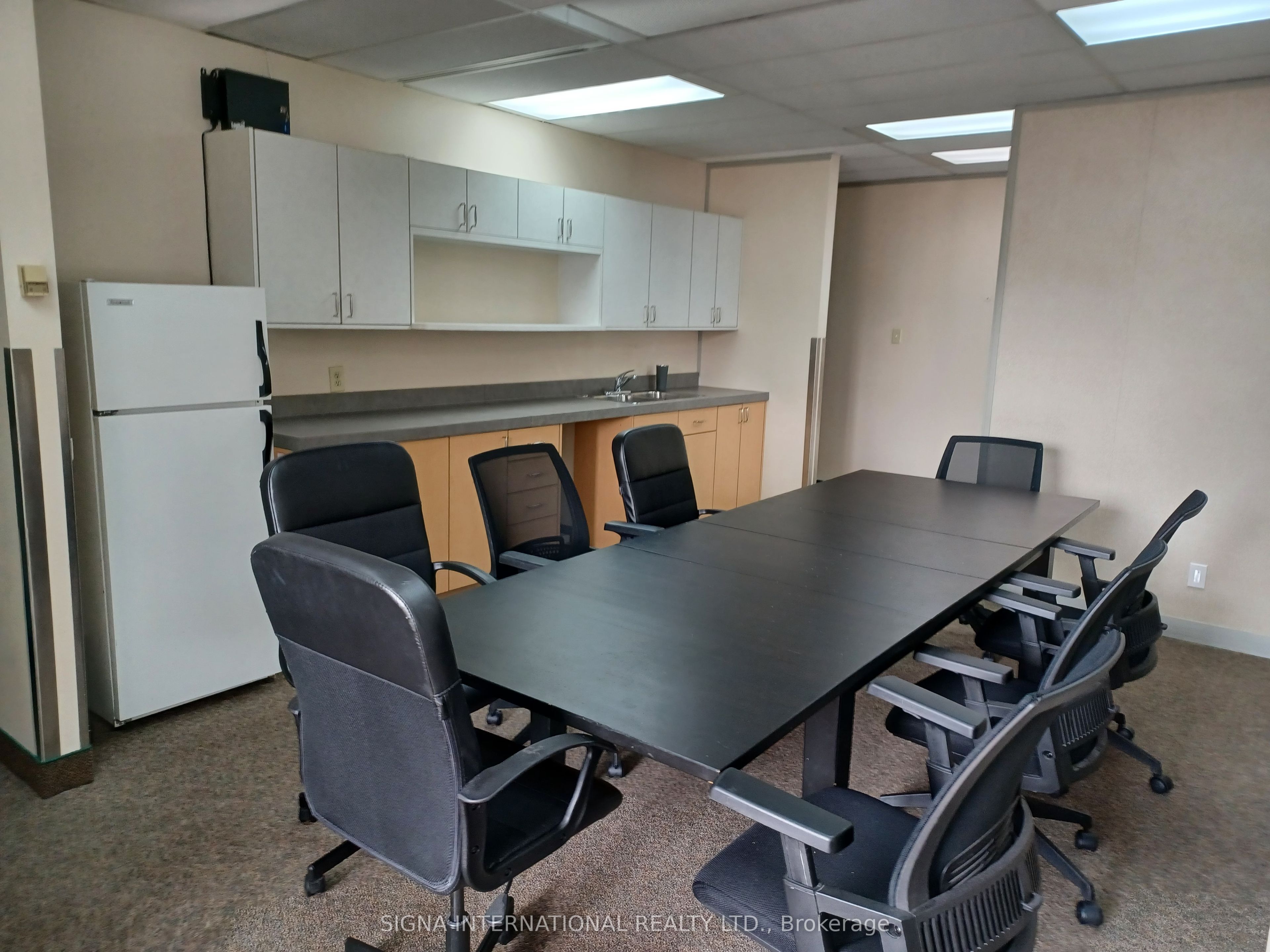 #301 - 1066 Somerset Street Property Photo 2