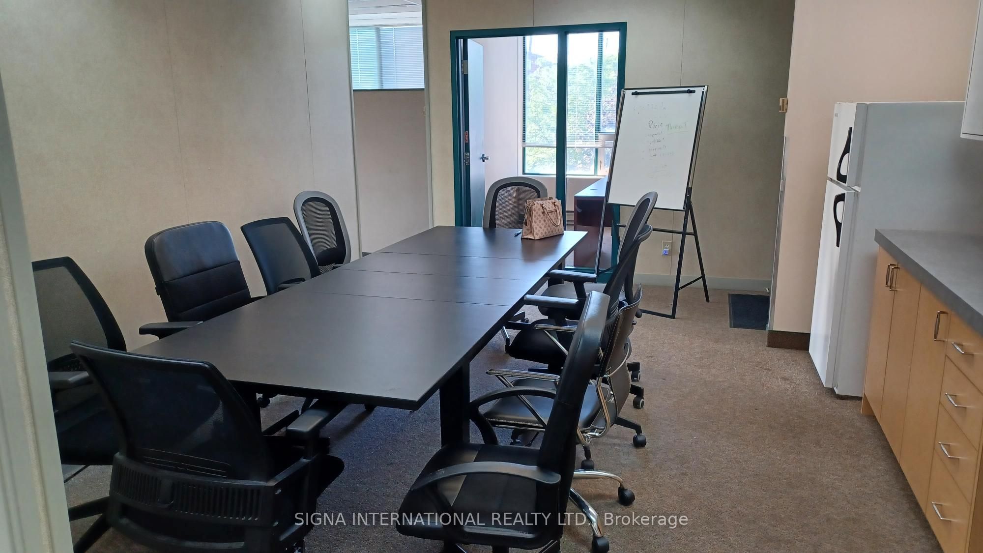 #301 - 1066 Somerset Street Property Photo 3