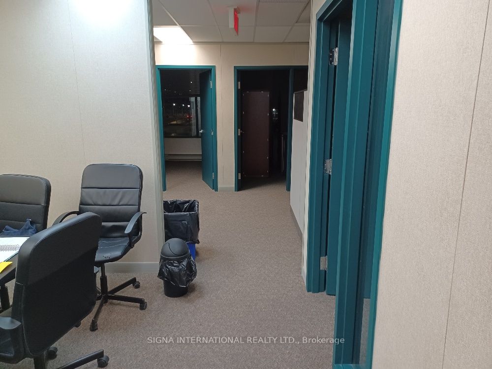 #301 - 1066 Somerset Street Property Photo 4