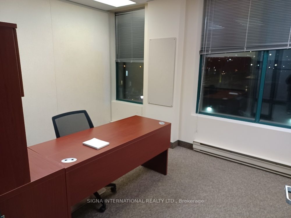 #301 - 1066 Somerset Street Property Photo 7