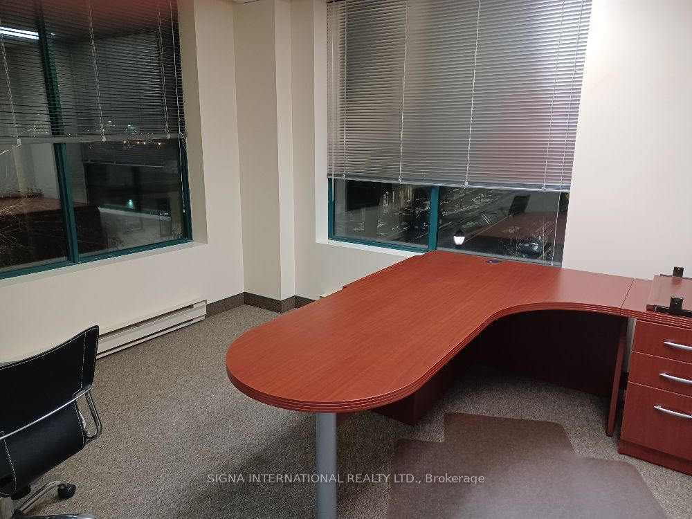 #301 - 1066 Somerset Street Property Photo 10