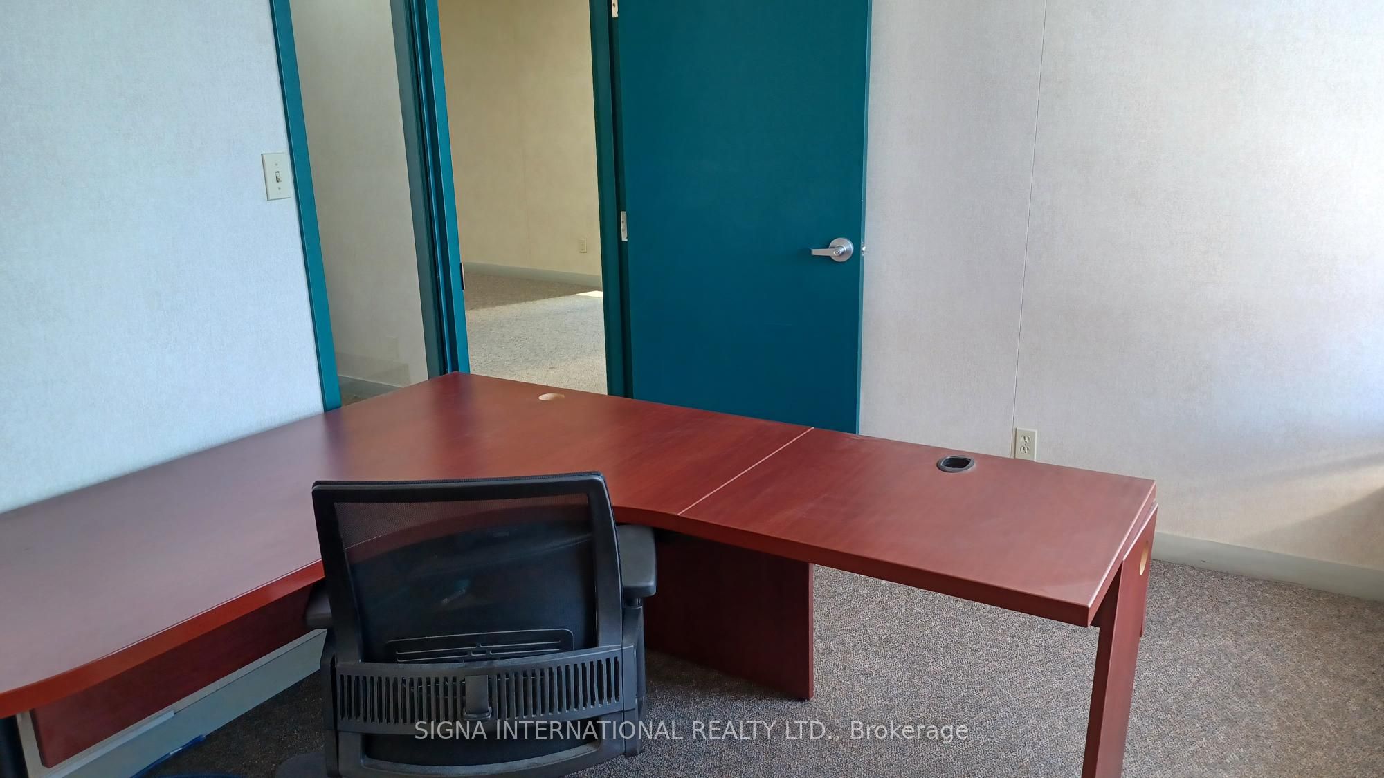 #301 - 1066 Somerset Street Property Photo 18