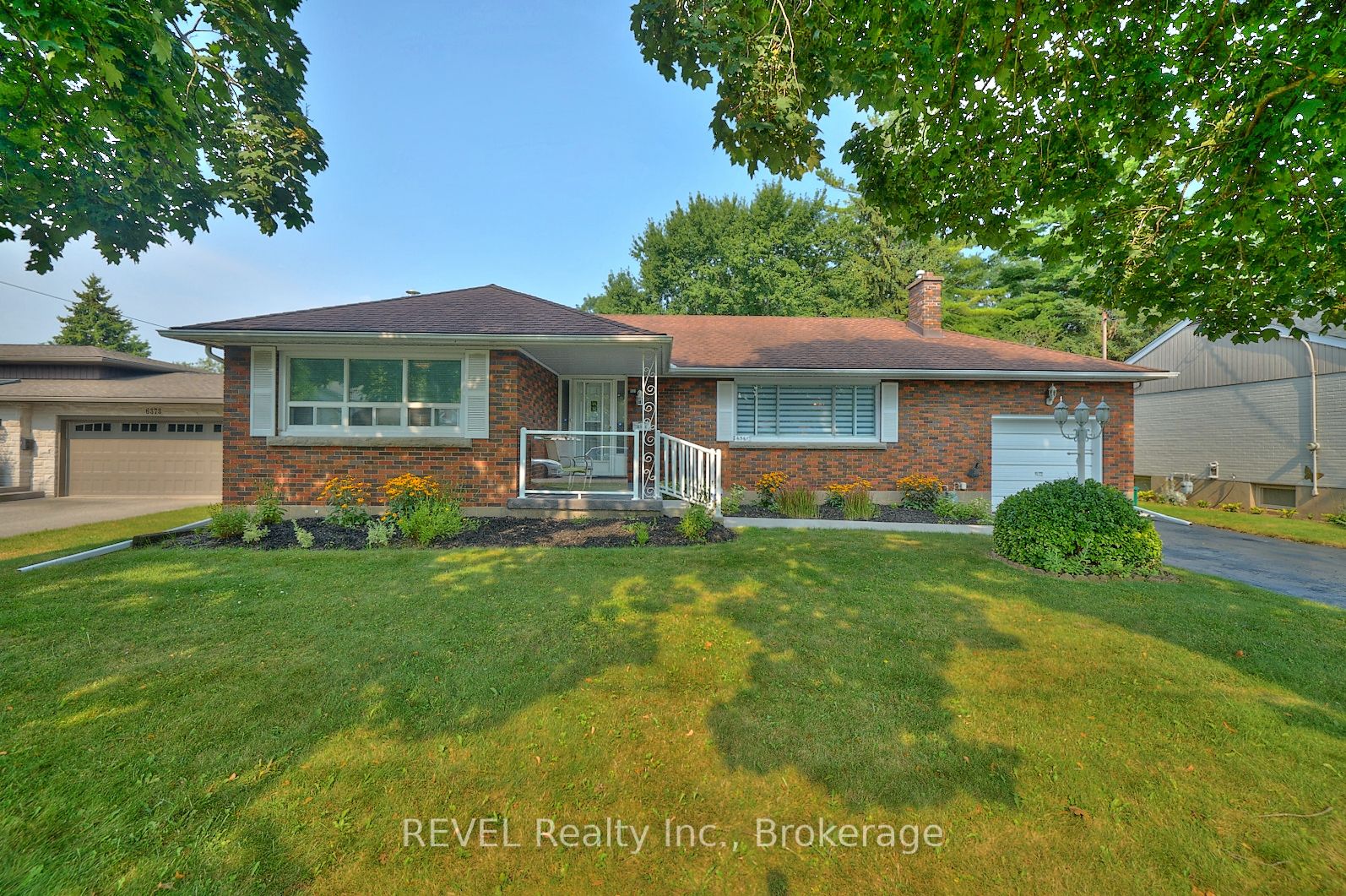 6361 Clare Crescent Property Photo 1
