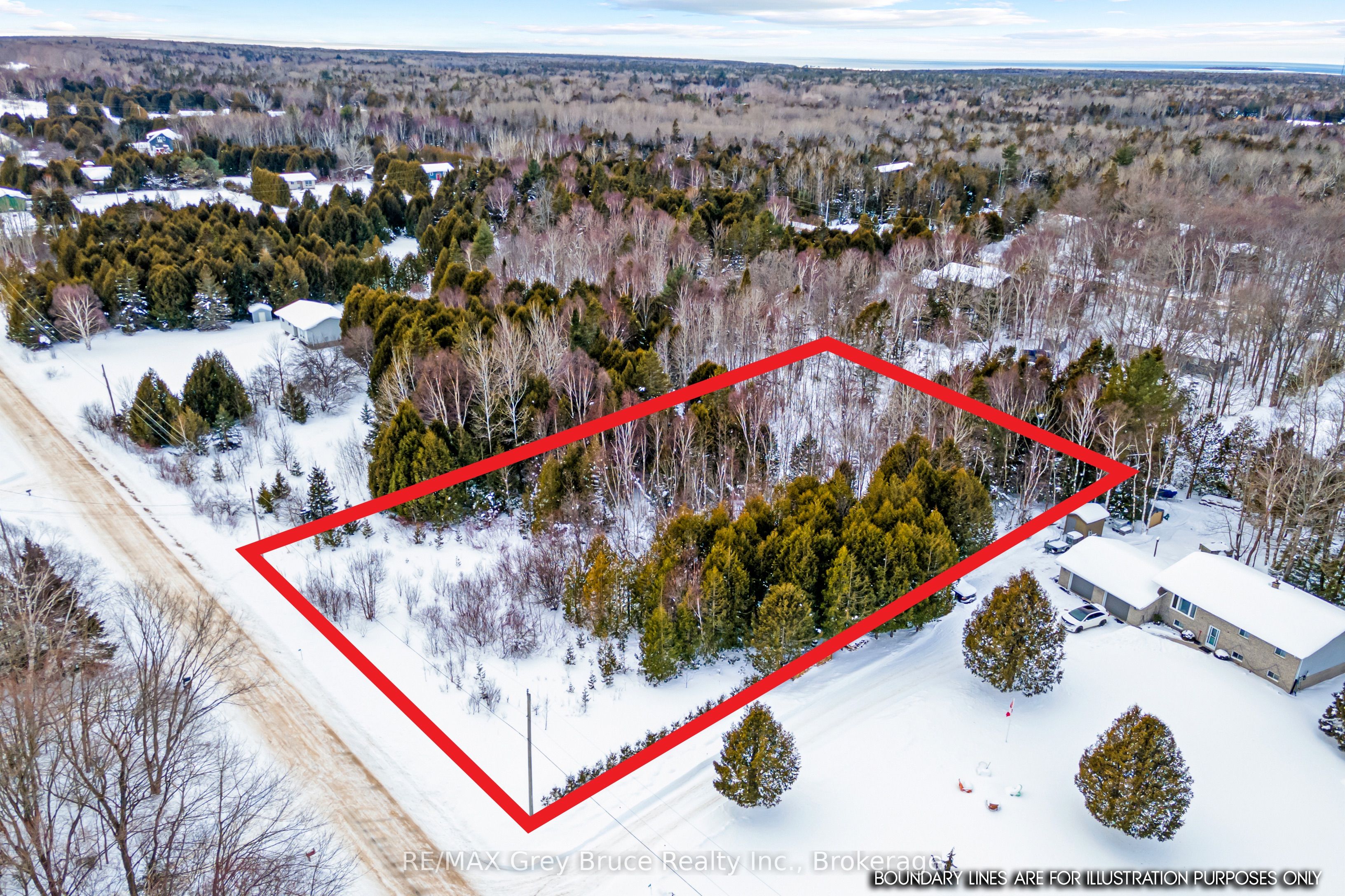 57 Maple Golf Crescent Property Photo 4
