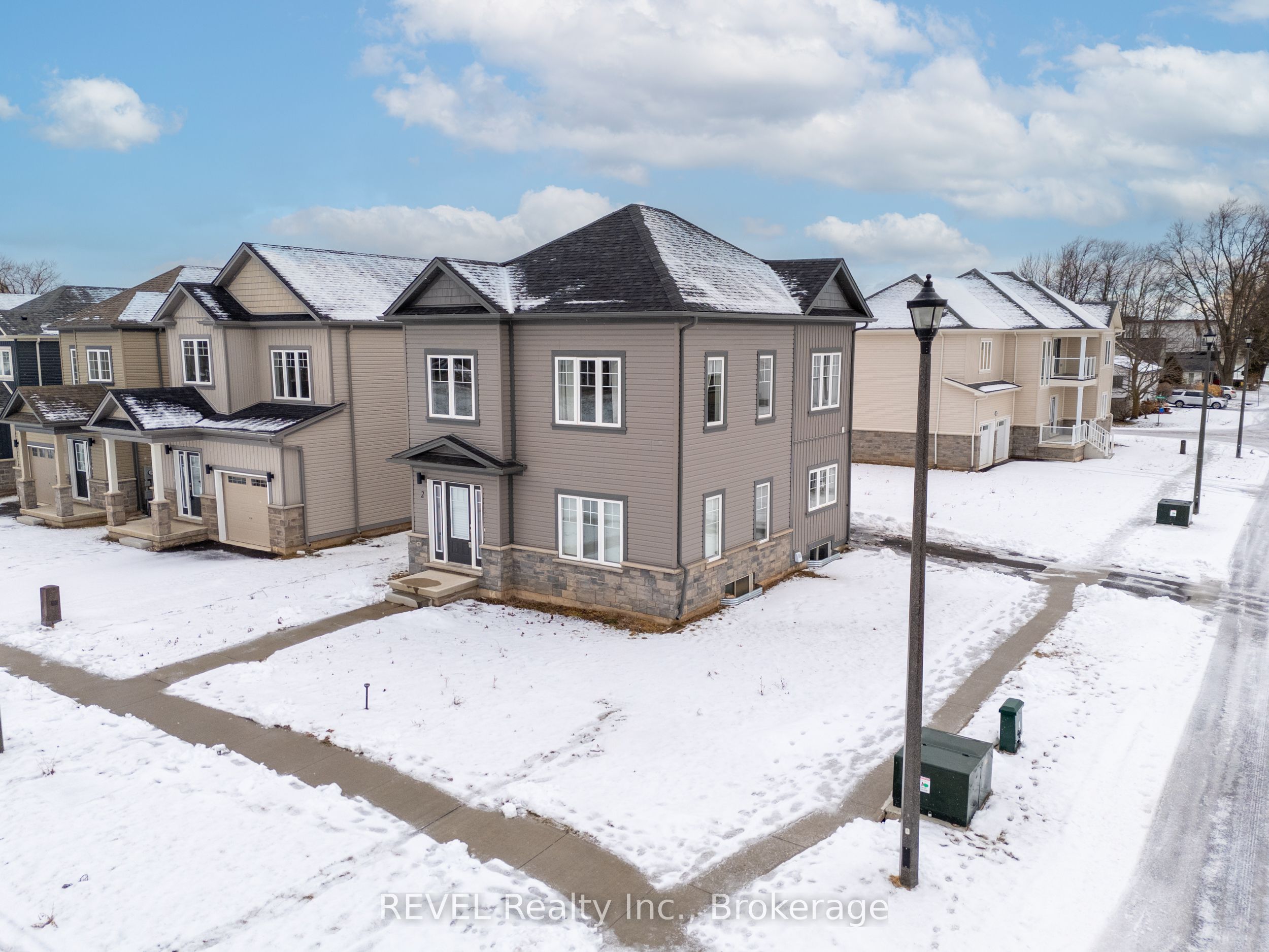 2 Bromley Drive Property Photo 1