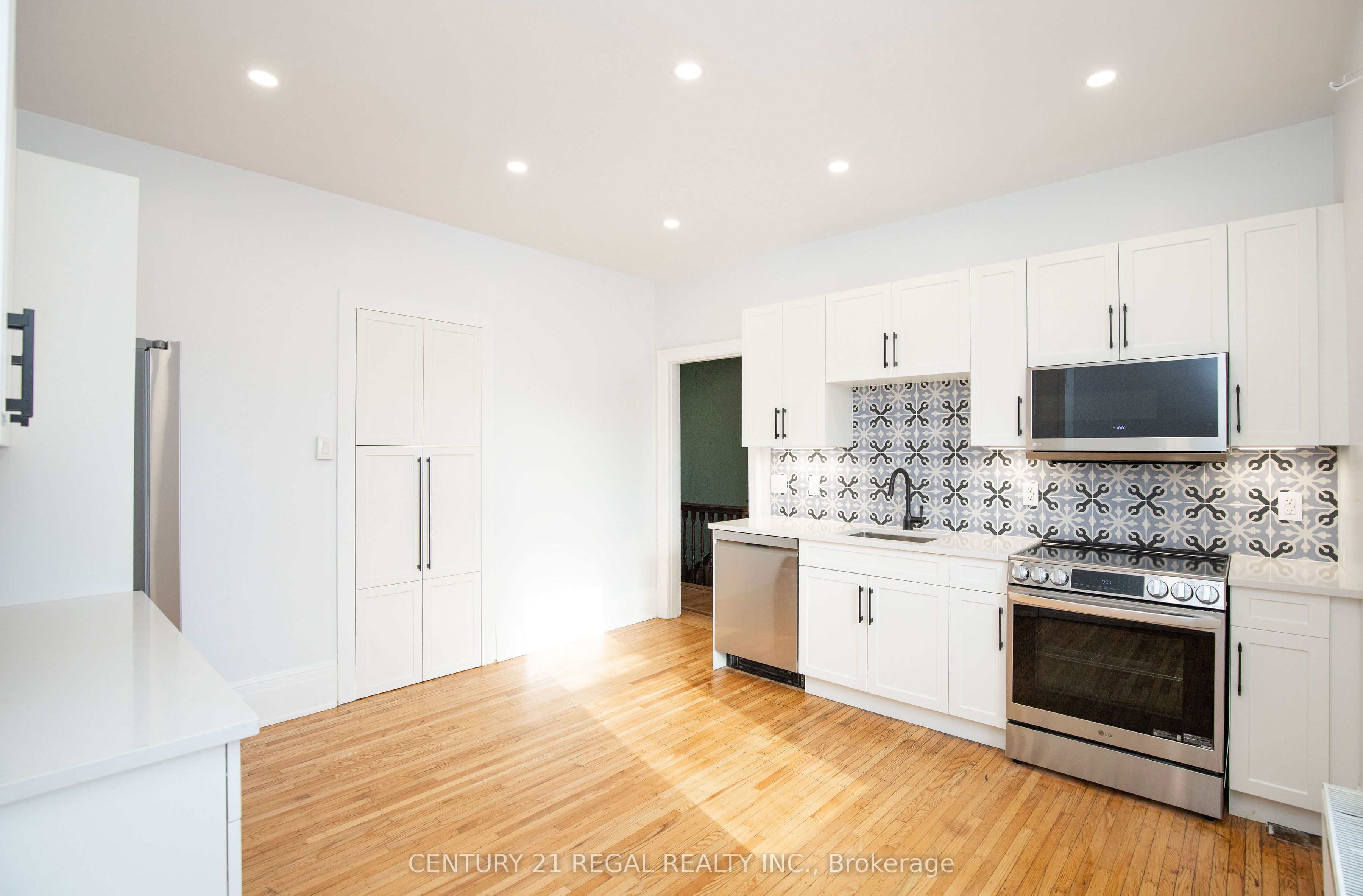 #2 - 352 Barton Street Property Photo 11