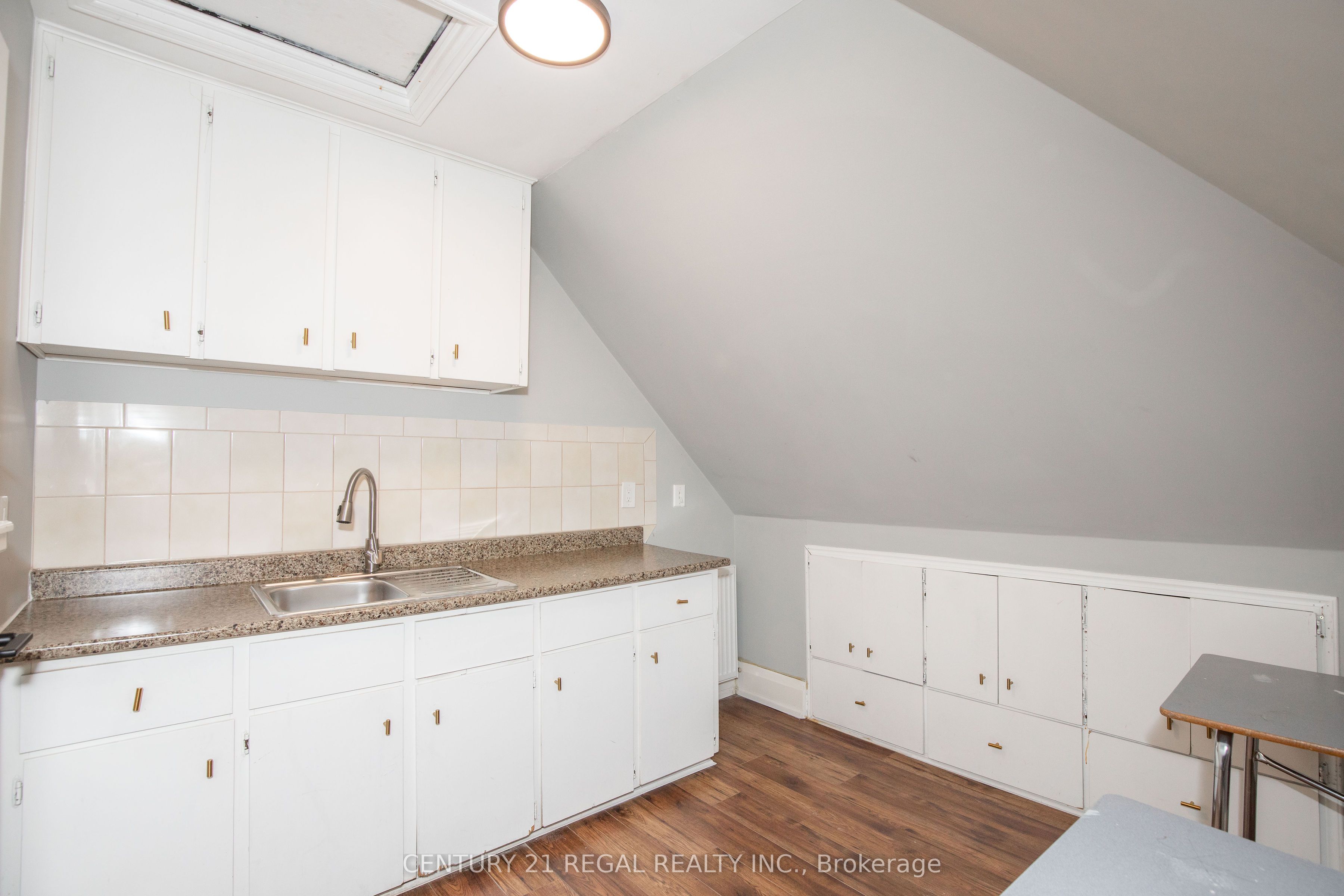 #2 - 352 Barton Street Property Photo 36
