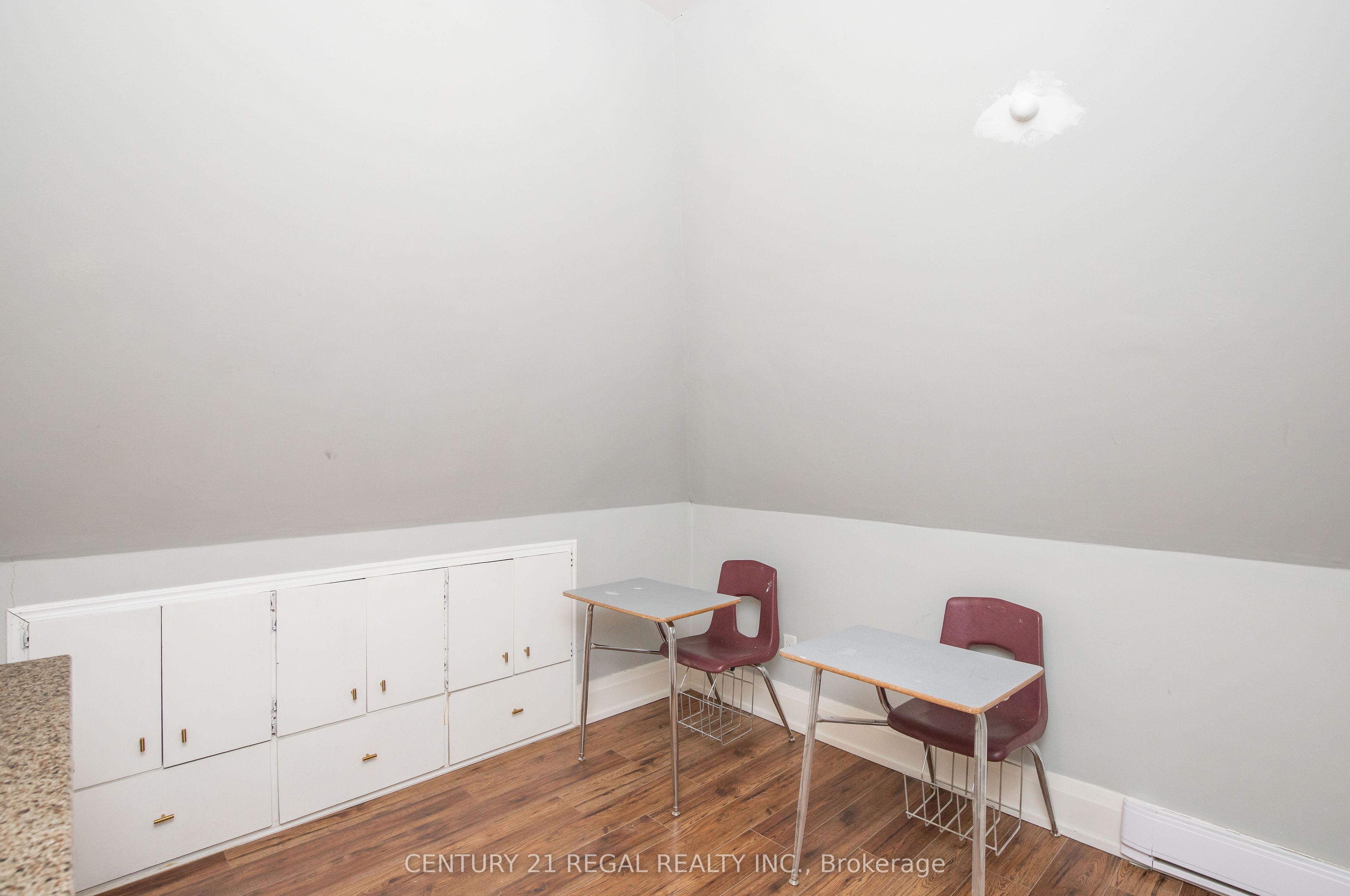 #2 - 352 Barton Street Property Photo 37