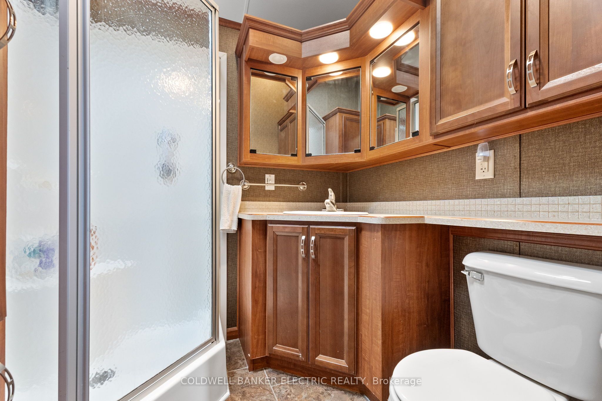 5139 Halstead Beach Rd Property Photo 11