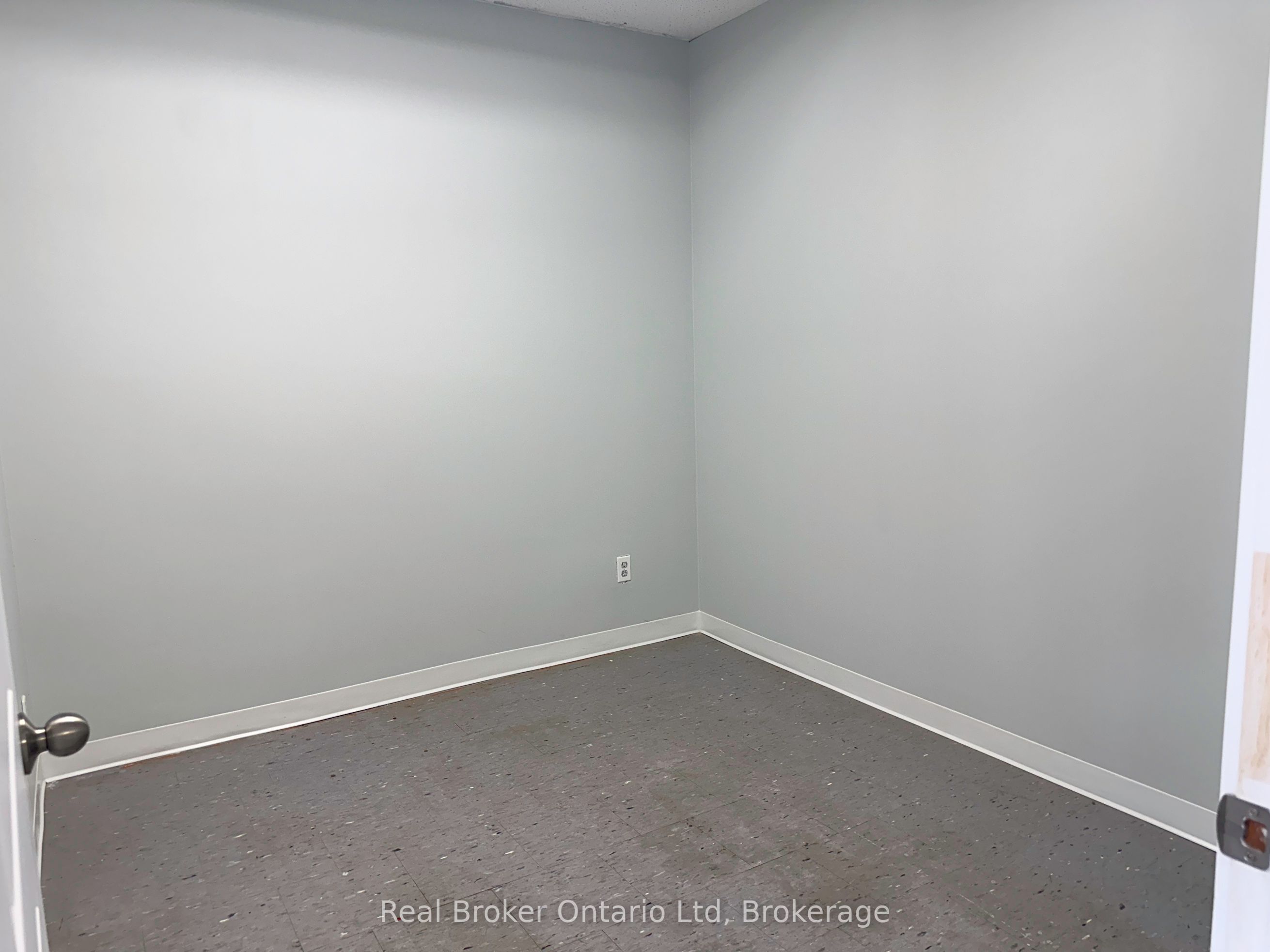 ## 1 - 797 9th Avenue Property Photo 6