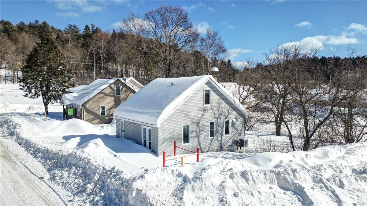 18 Snow Road Property Photo