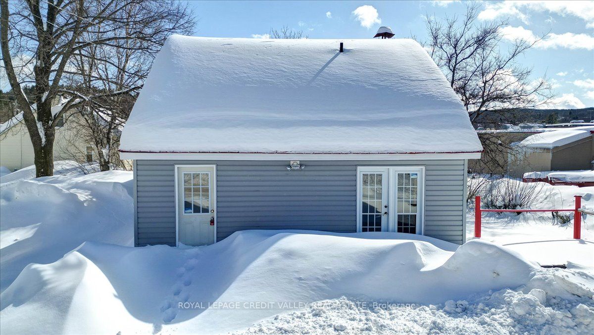 18 Snow Road Property Photo 2