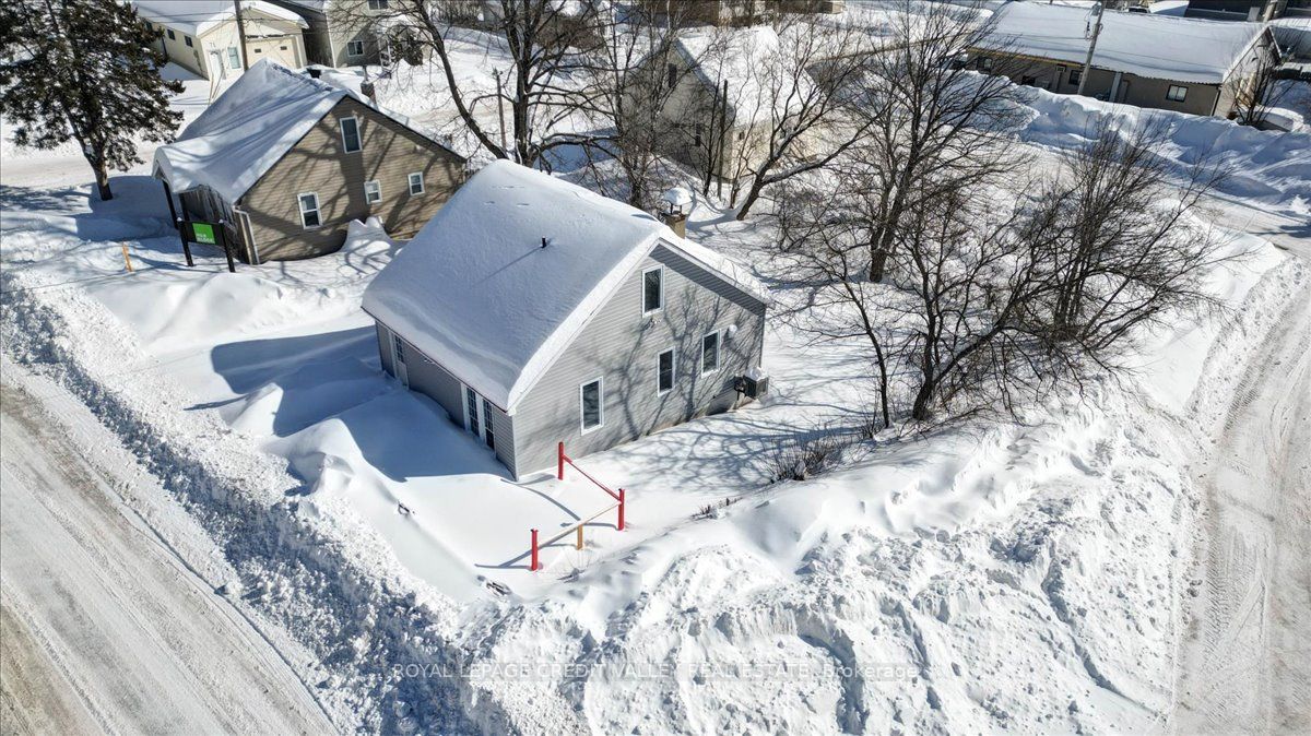 18 Snow Road Property Photo 6