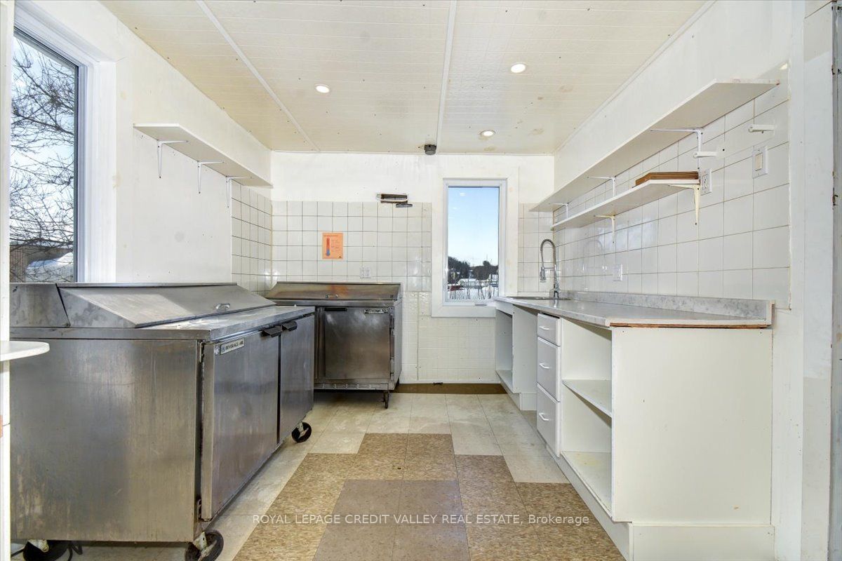 18 Snow Road Property Photo 8