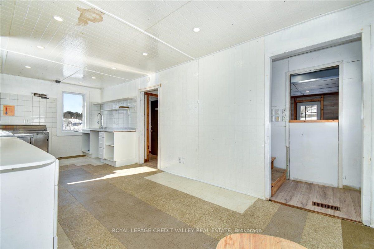 18 Snow Road Property Photo 9
