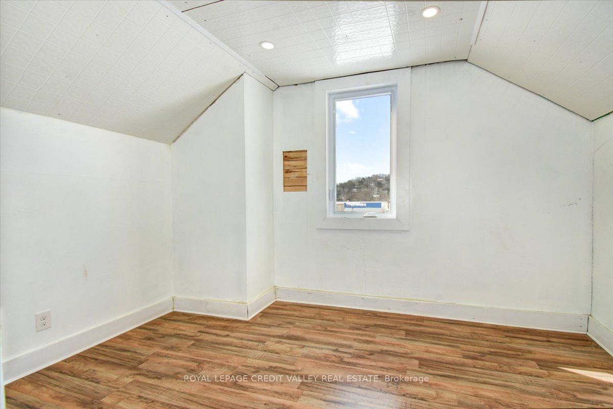 18 Snow Road Property Photo 15