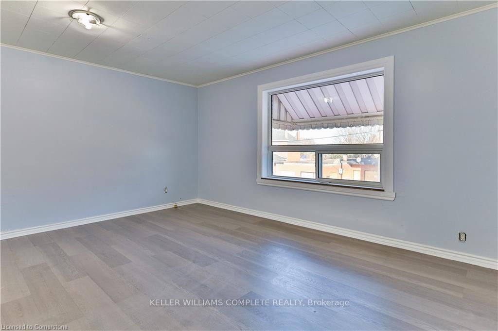 1256 King Street Property Photo 10