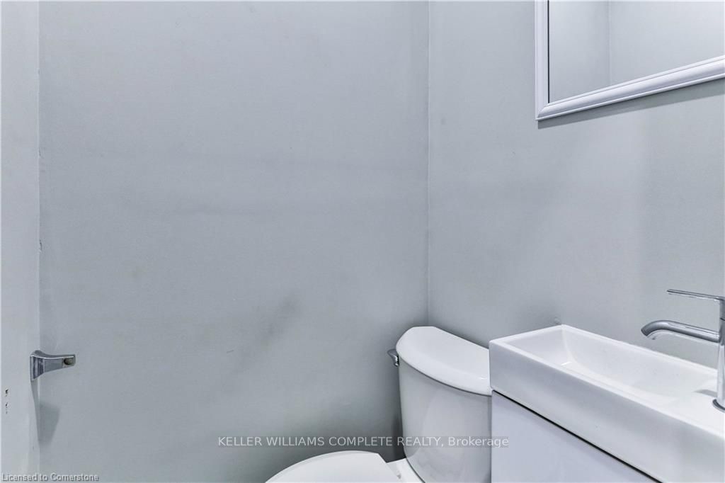 1256 King Street Property Photo 32