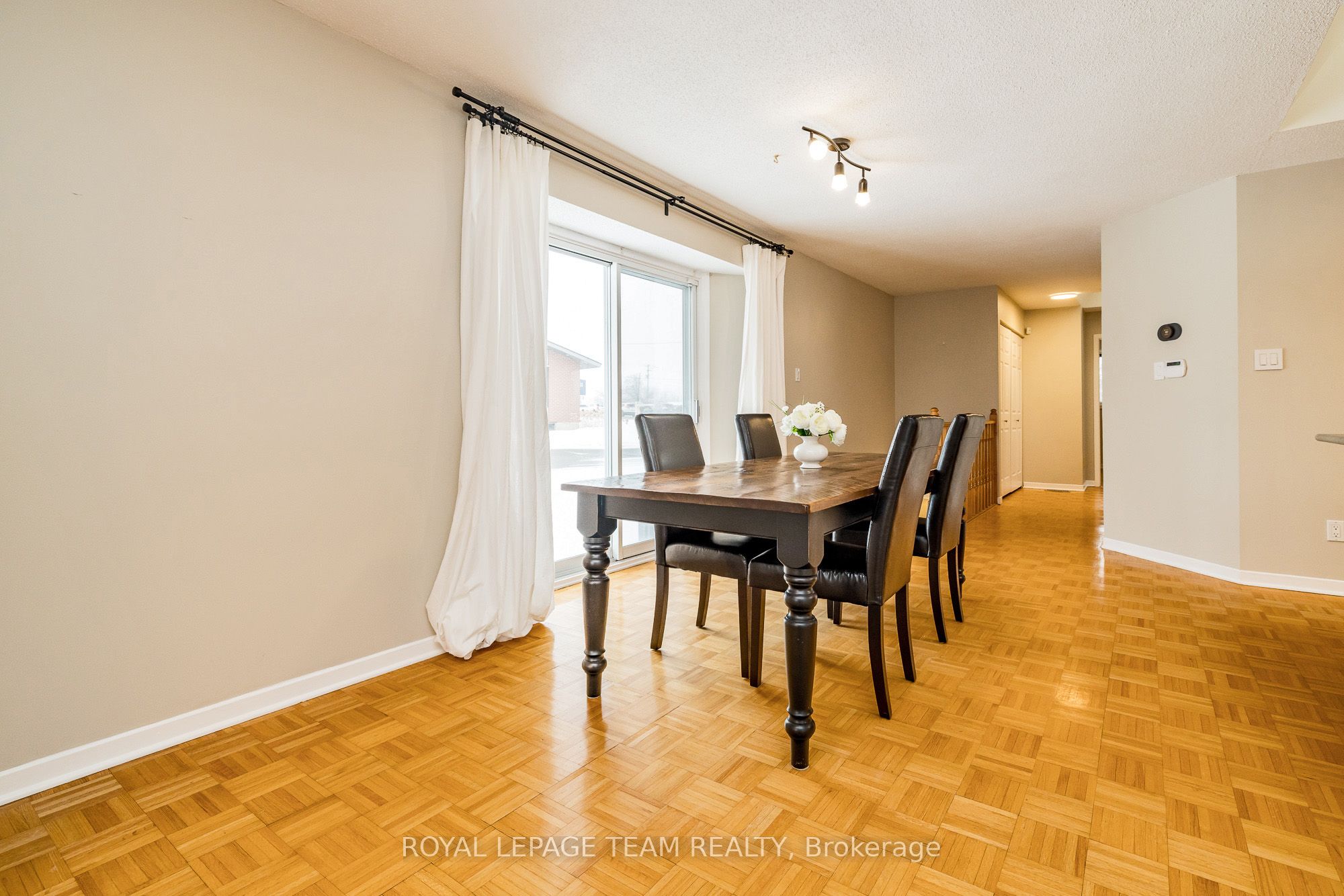 209 Elvira Street Property Photo 8