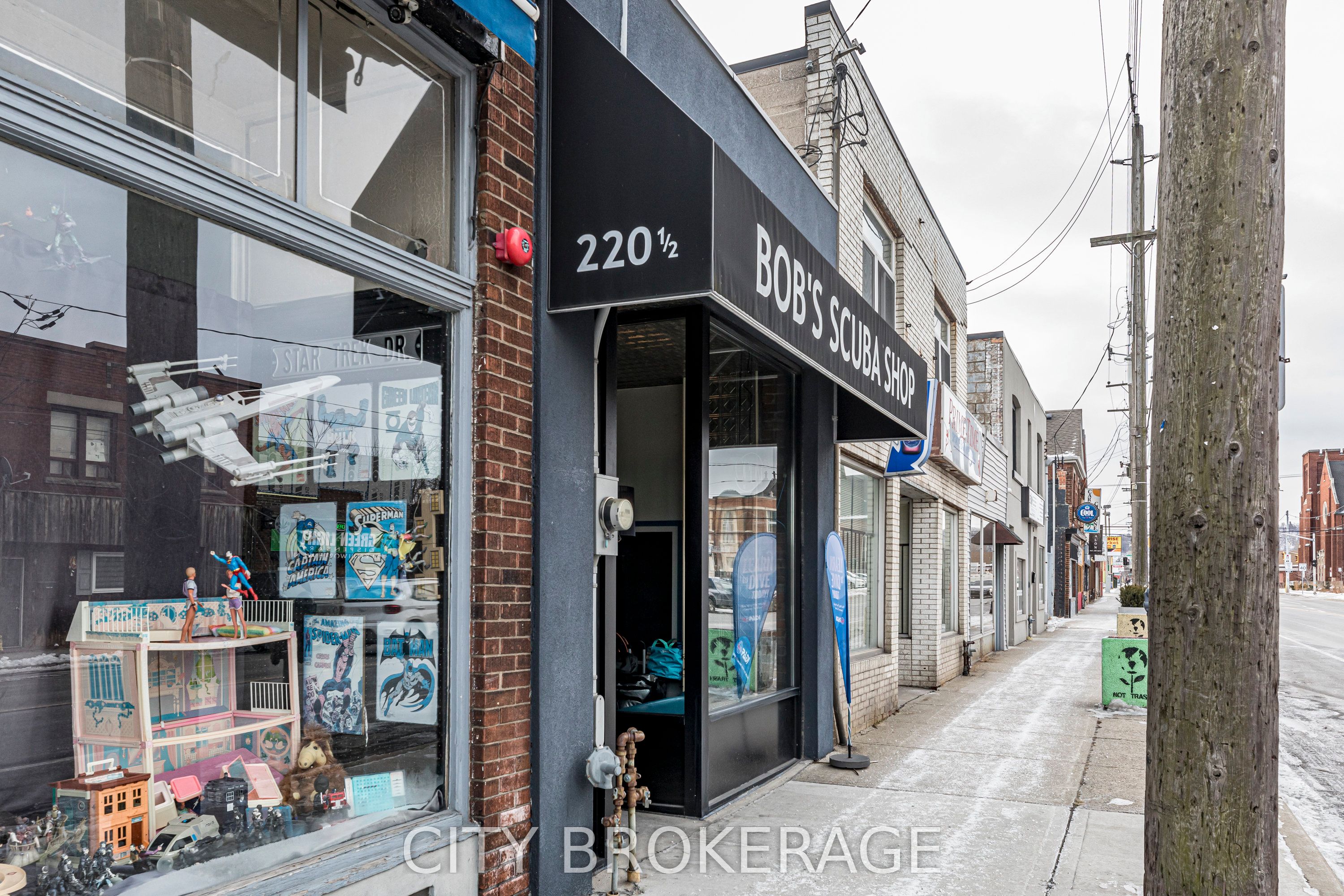 220 1/2 Kenilworth Avenue Property Photo 3