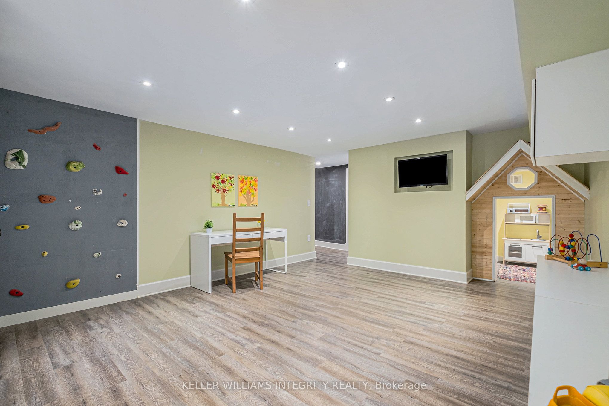 6548 Carp Road Property Photo 33