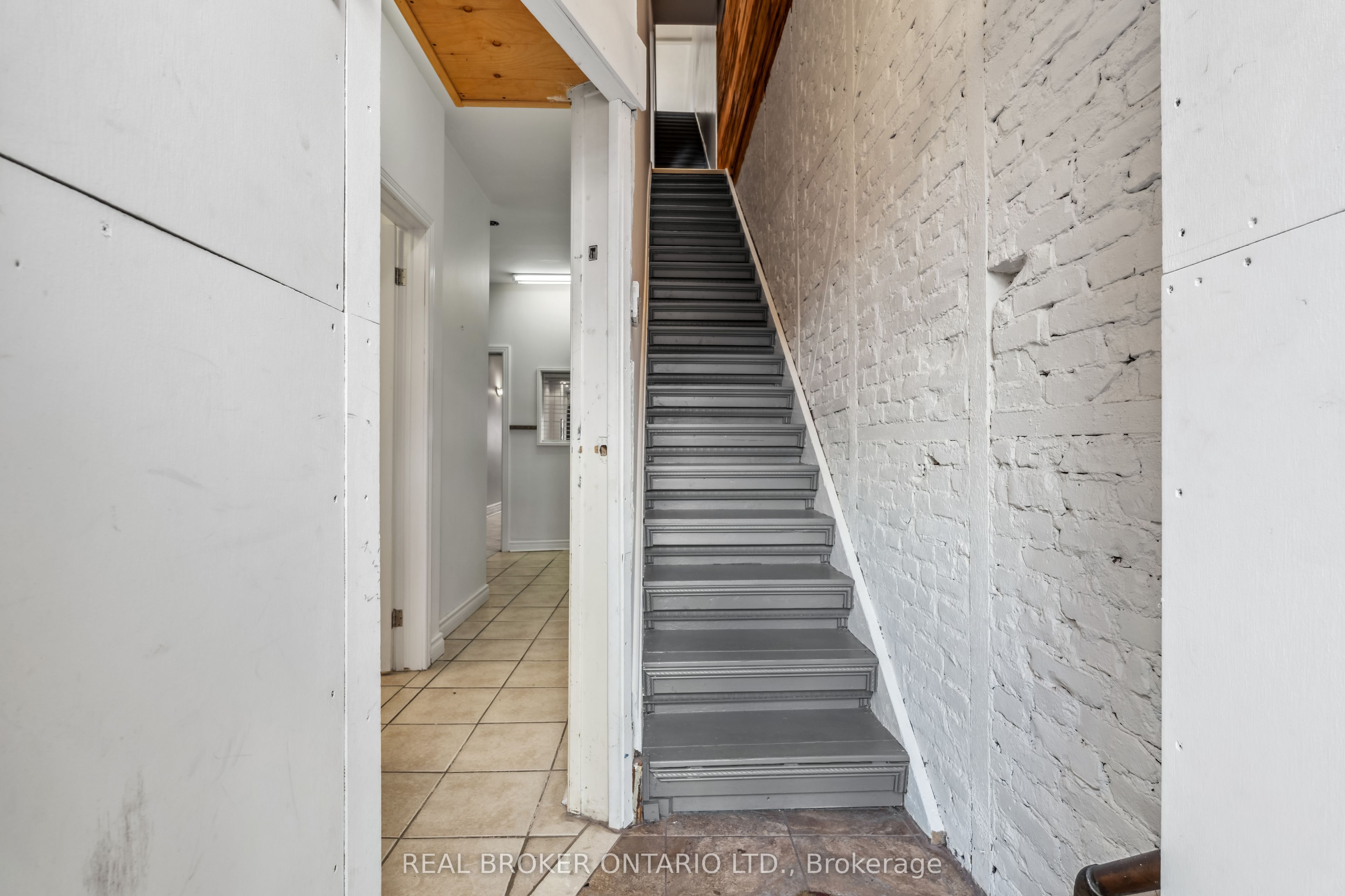 197 King Street Property Photo 11