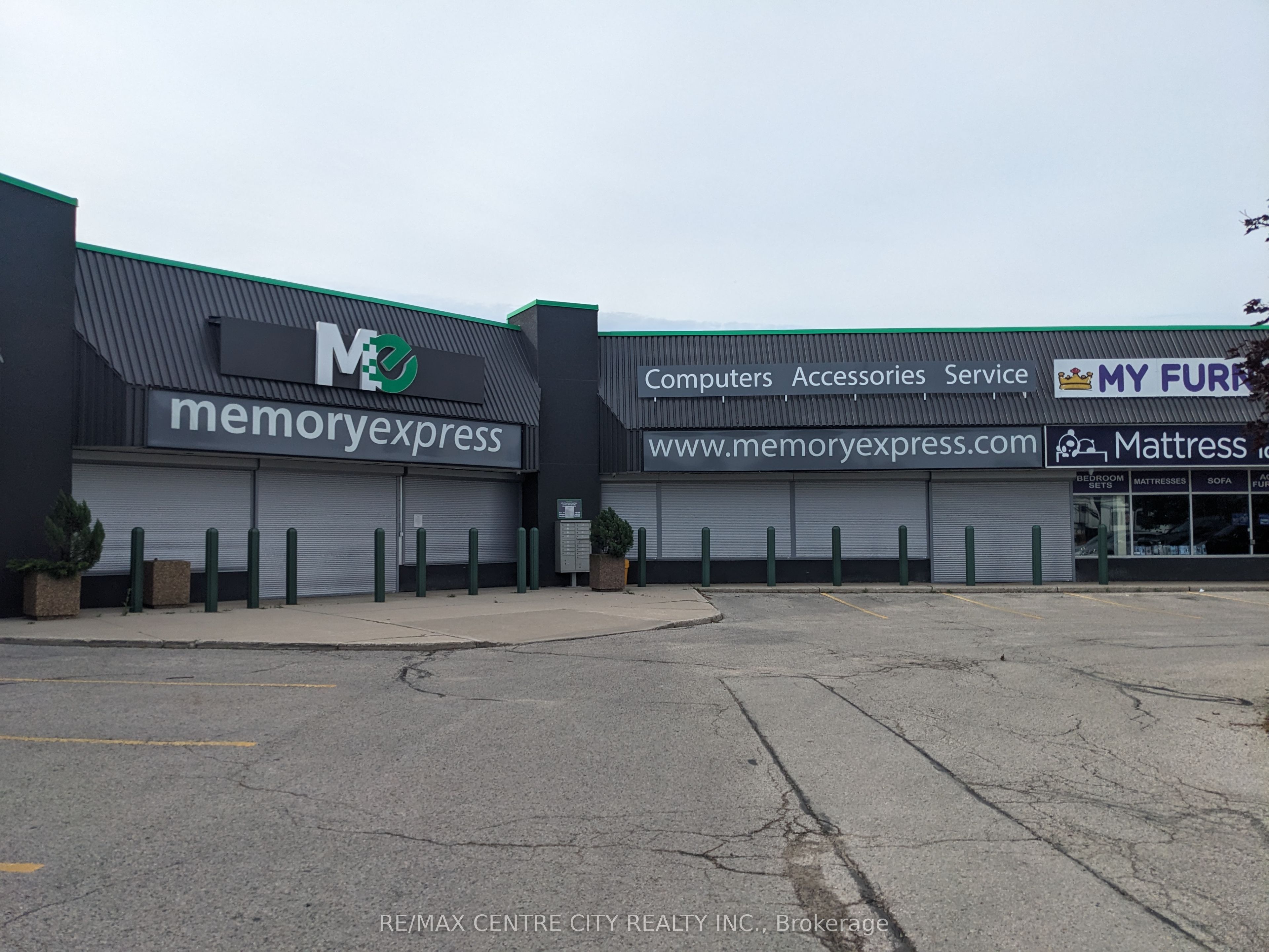 #14 - 9 Southdale Road Property Photo 3