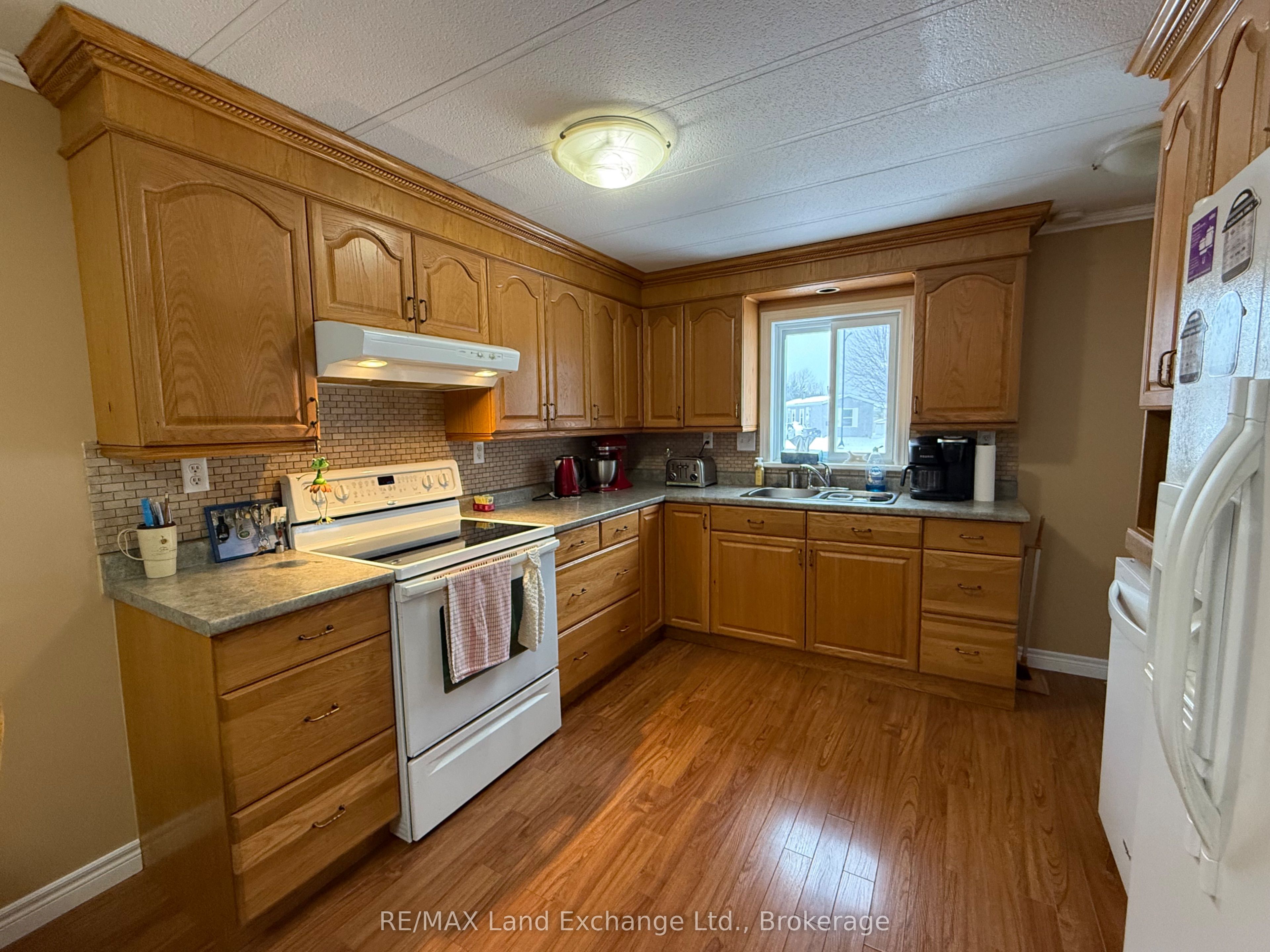 50 Maplewood Boulevard Property Photo 5