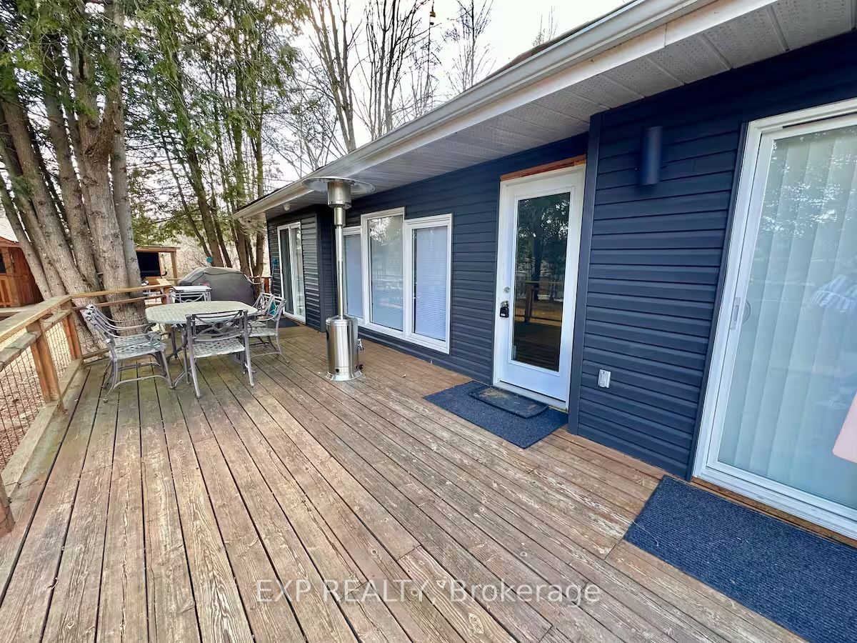 1044 Shanahan Trail Property Photo 13