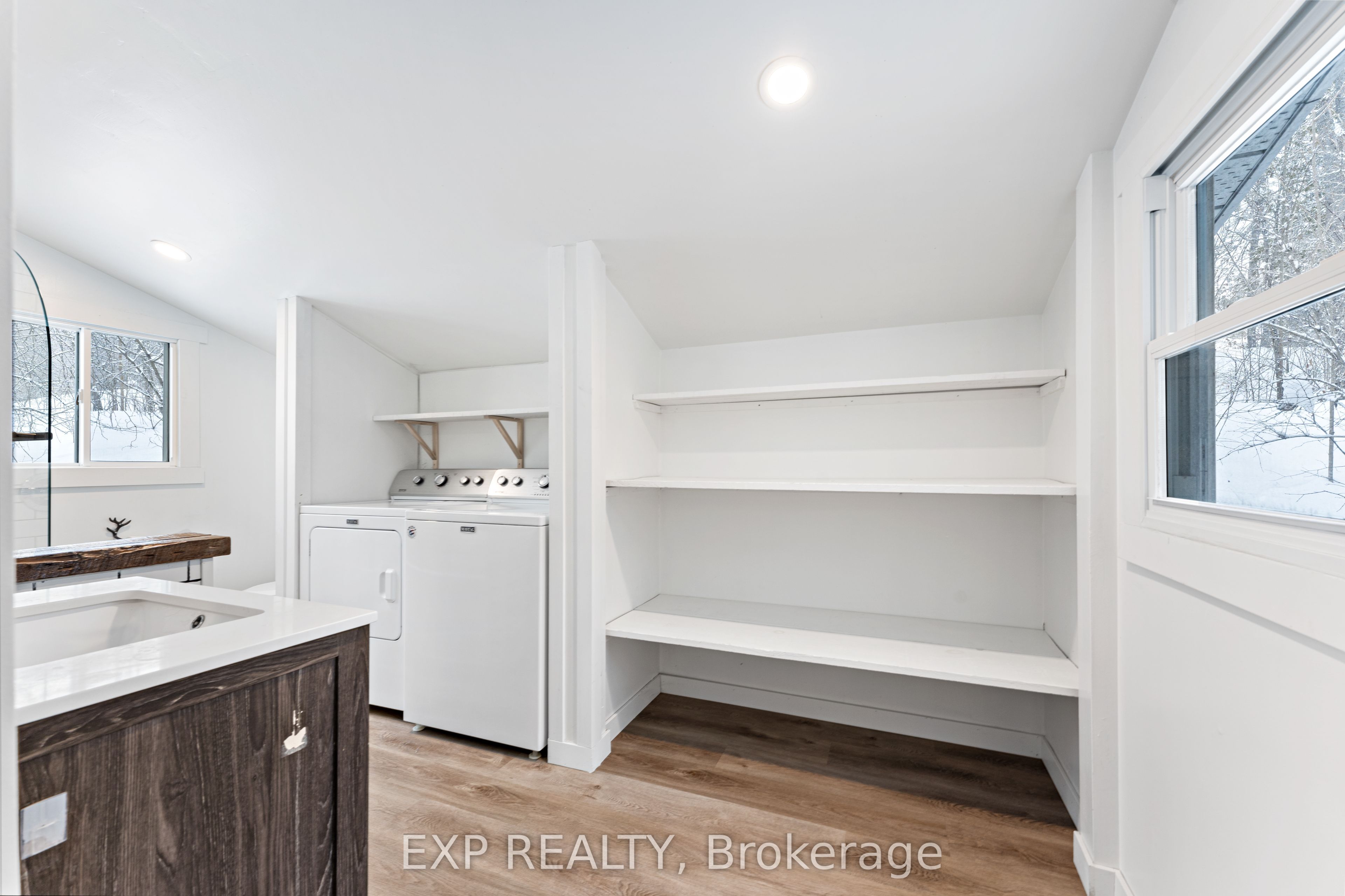 1044 Shanahan Trail Property Photo 32