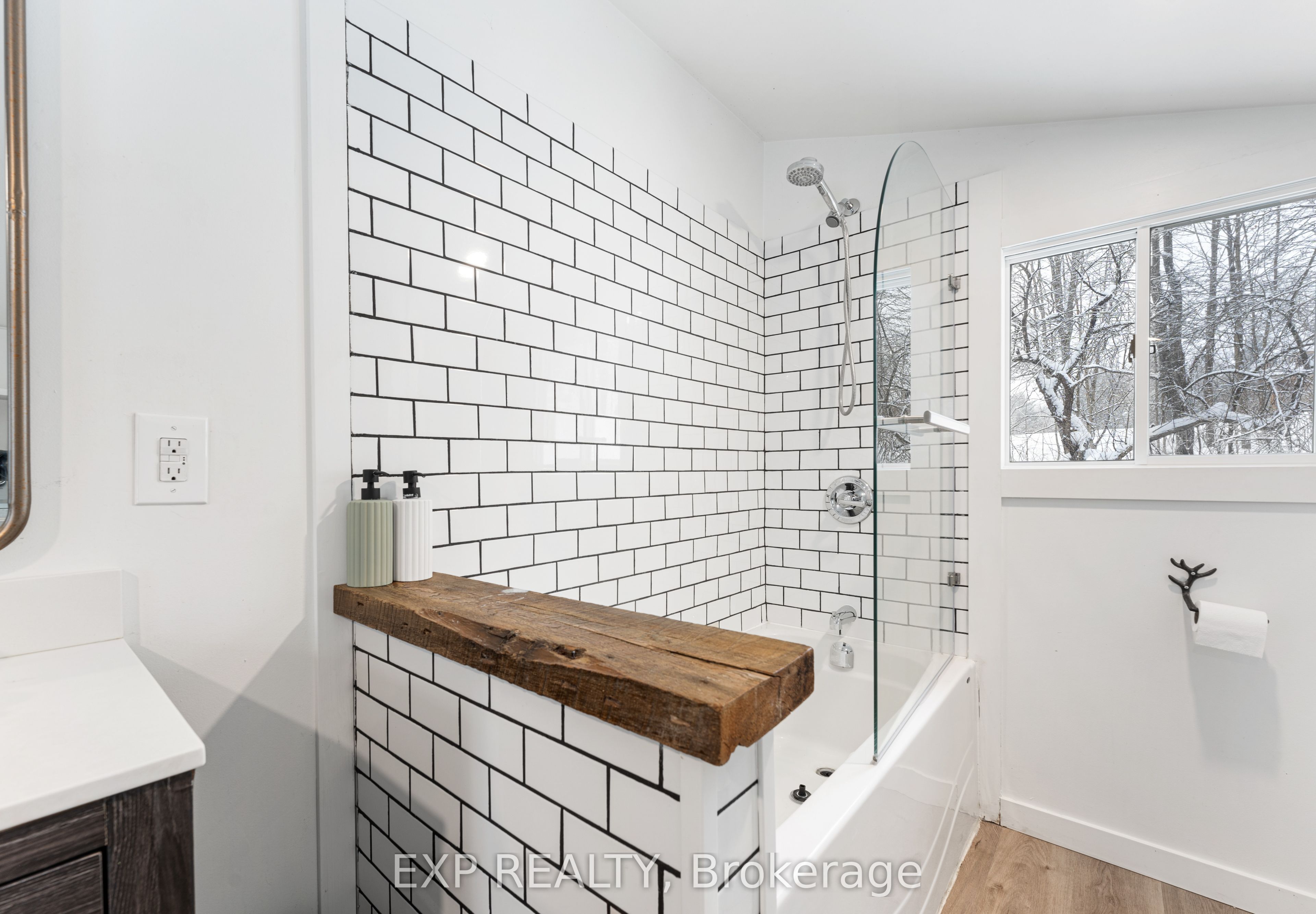 1044 Shanahan Trail Property Photo 34