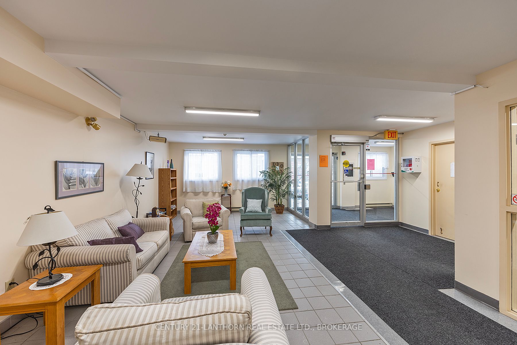 #204 - 310 Kingsdale Avenue Property Photo 6