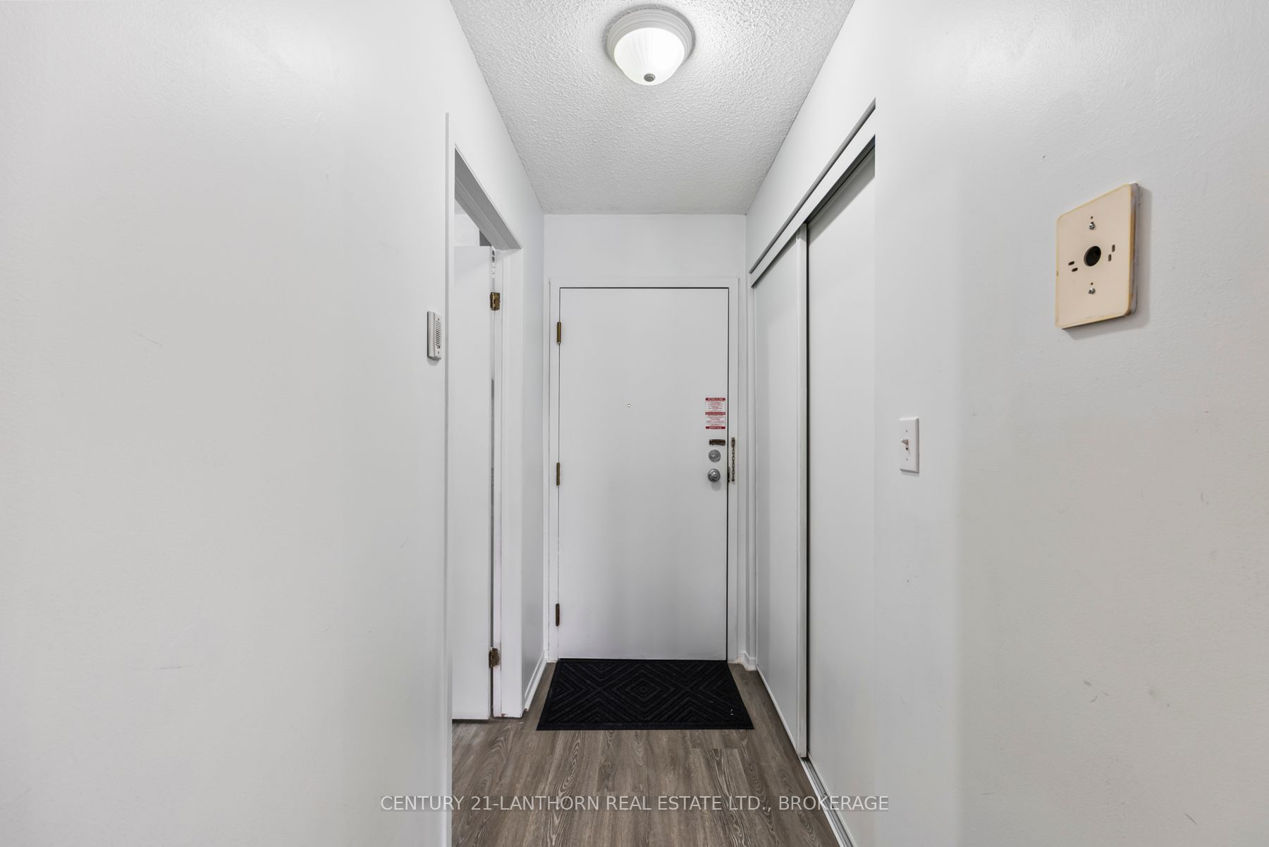 #204 - 310 Kingsdale Avenue Property Photo 12