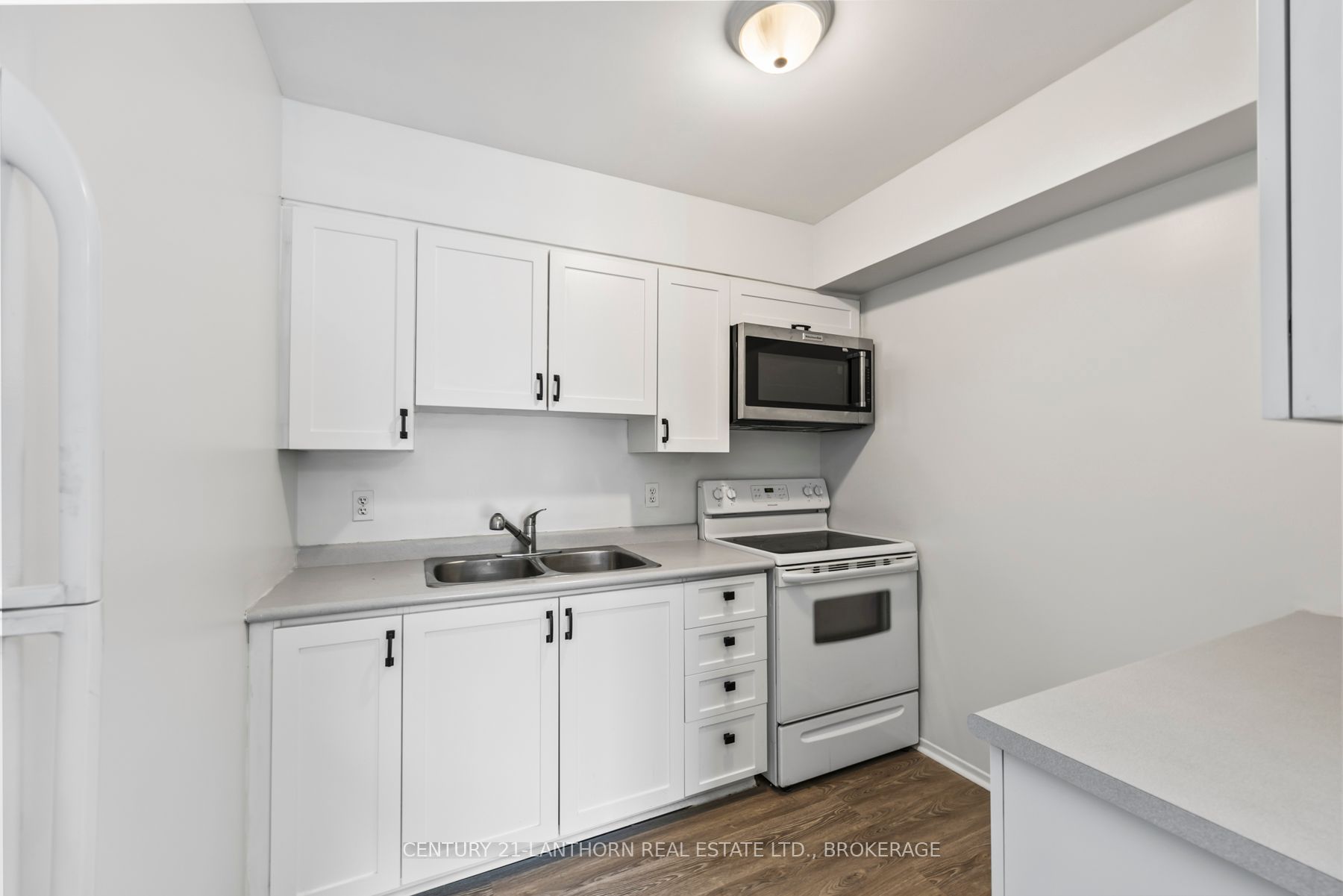 #204 - 310 Kingsdale Avenue Property Photo 18