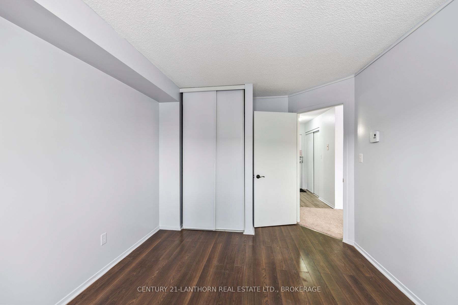 #204 - 310 Kingsdale Avenue Property Photo 22